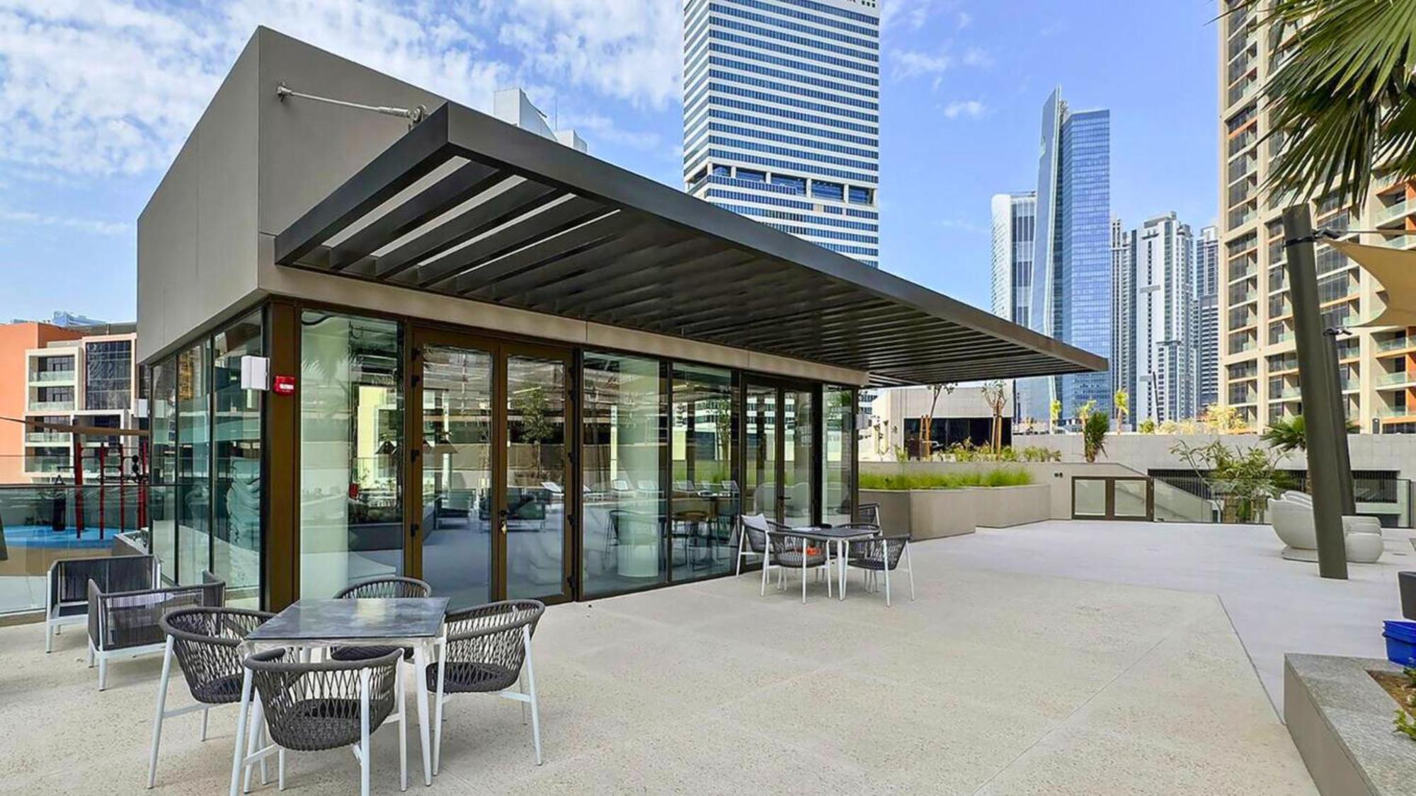 Designer Interiors - Canal View 1br In Business Bay *