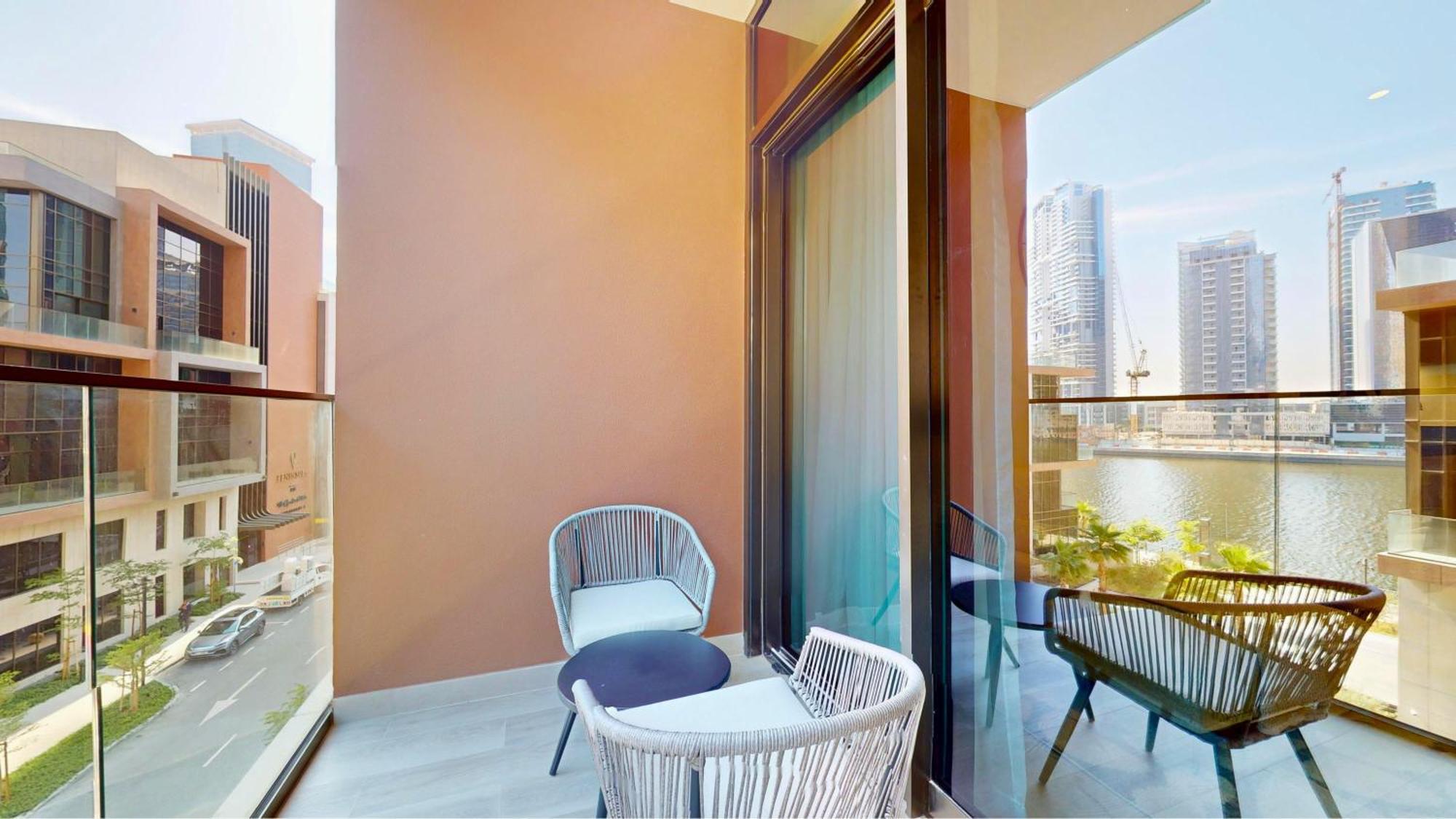 Designer Interiors - Canal View 1br In Business Bay Dubai