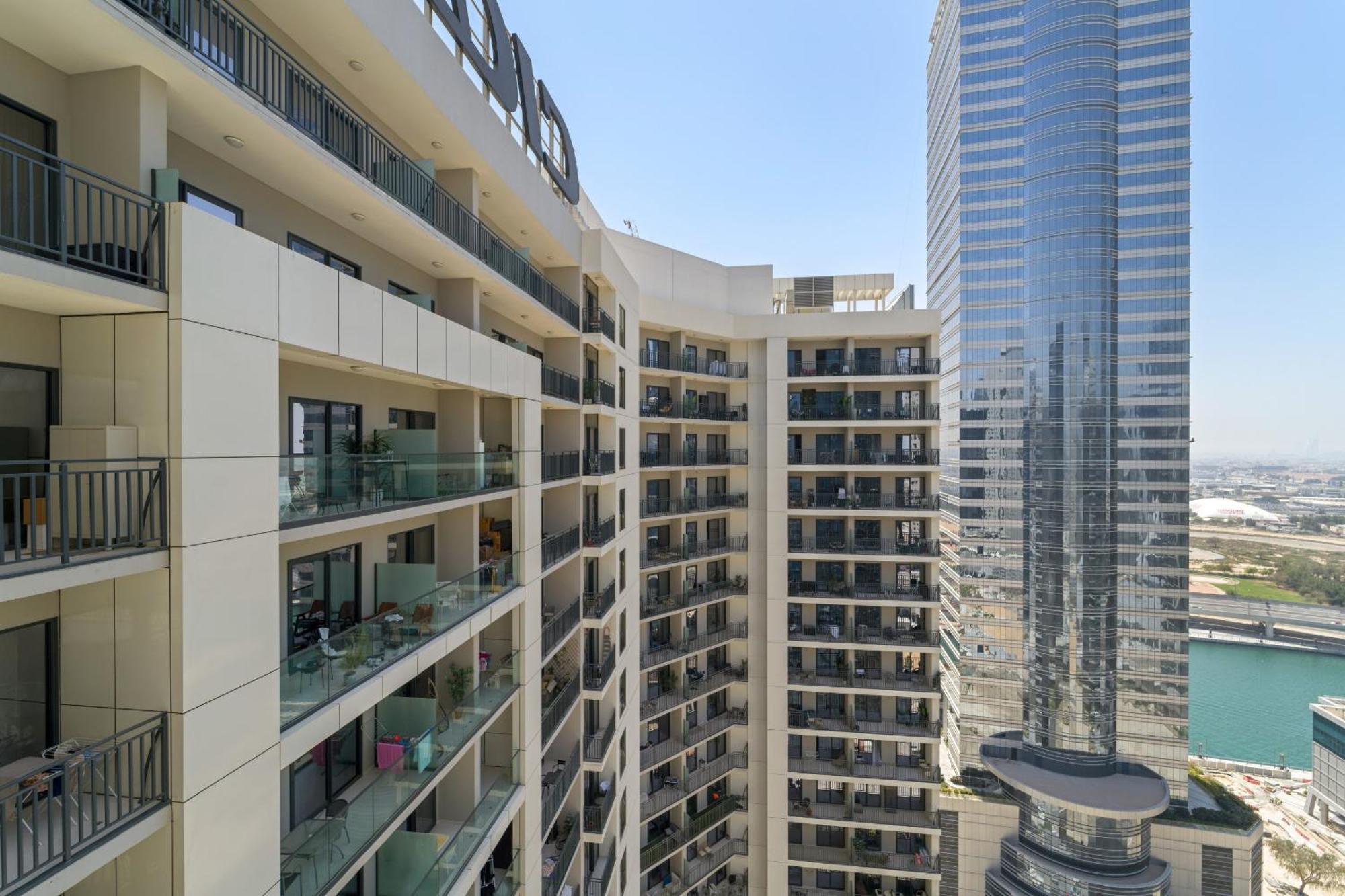 Vayk - Stylish 1 Bd In Business Bay * Dubai