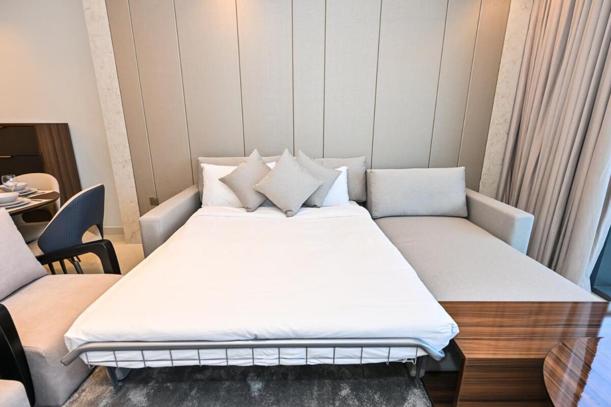 Stunning 2 Bdr Luxury Business Bay Apartment Dubai