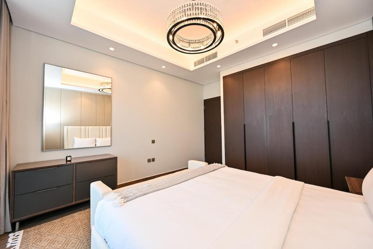 Stunning 2 Bdr Luxury Business Bay * Dubai
