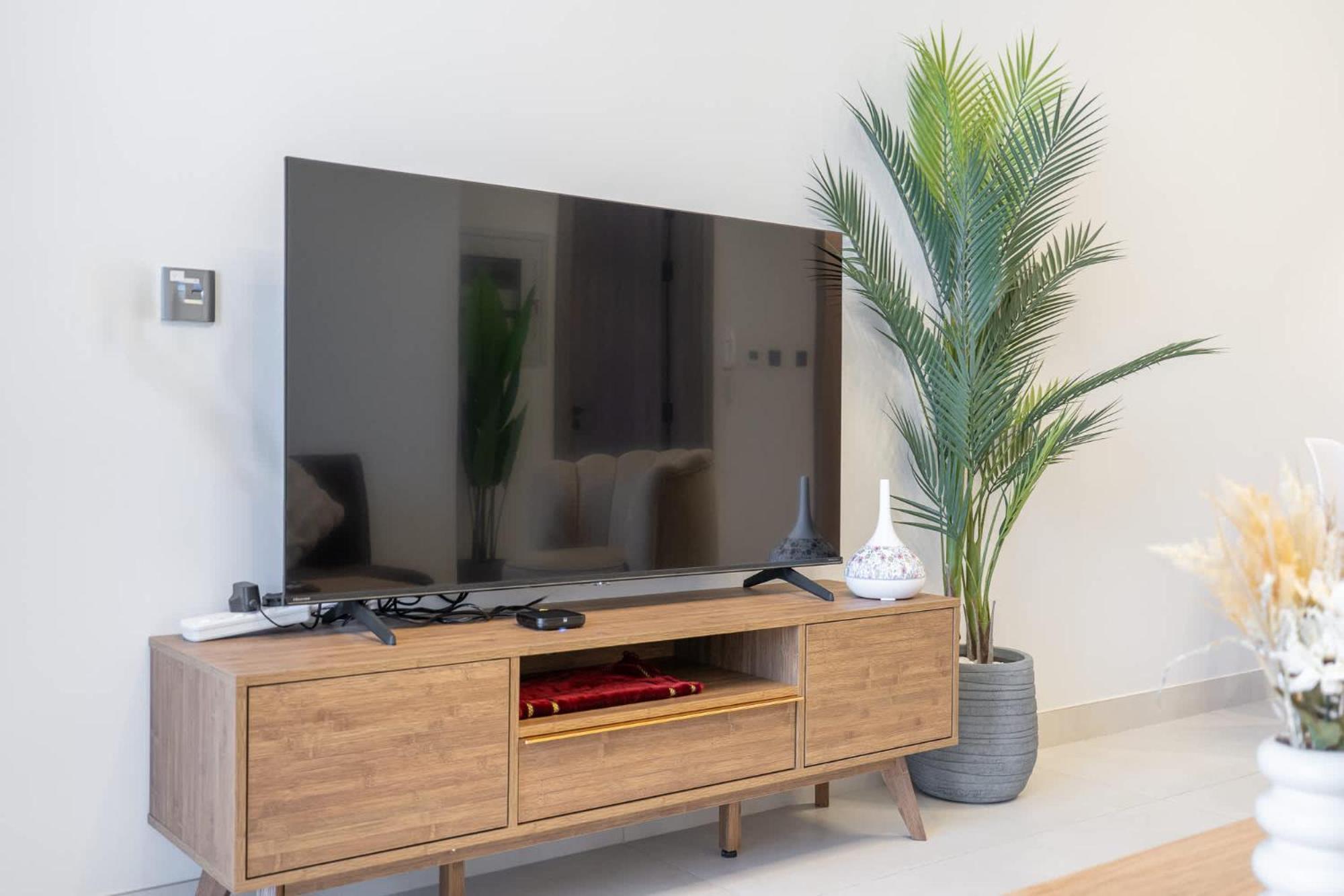 Stylish 1-bedroom Retreat In Amal Tower Sports Apartment