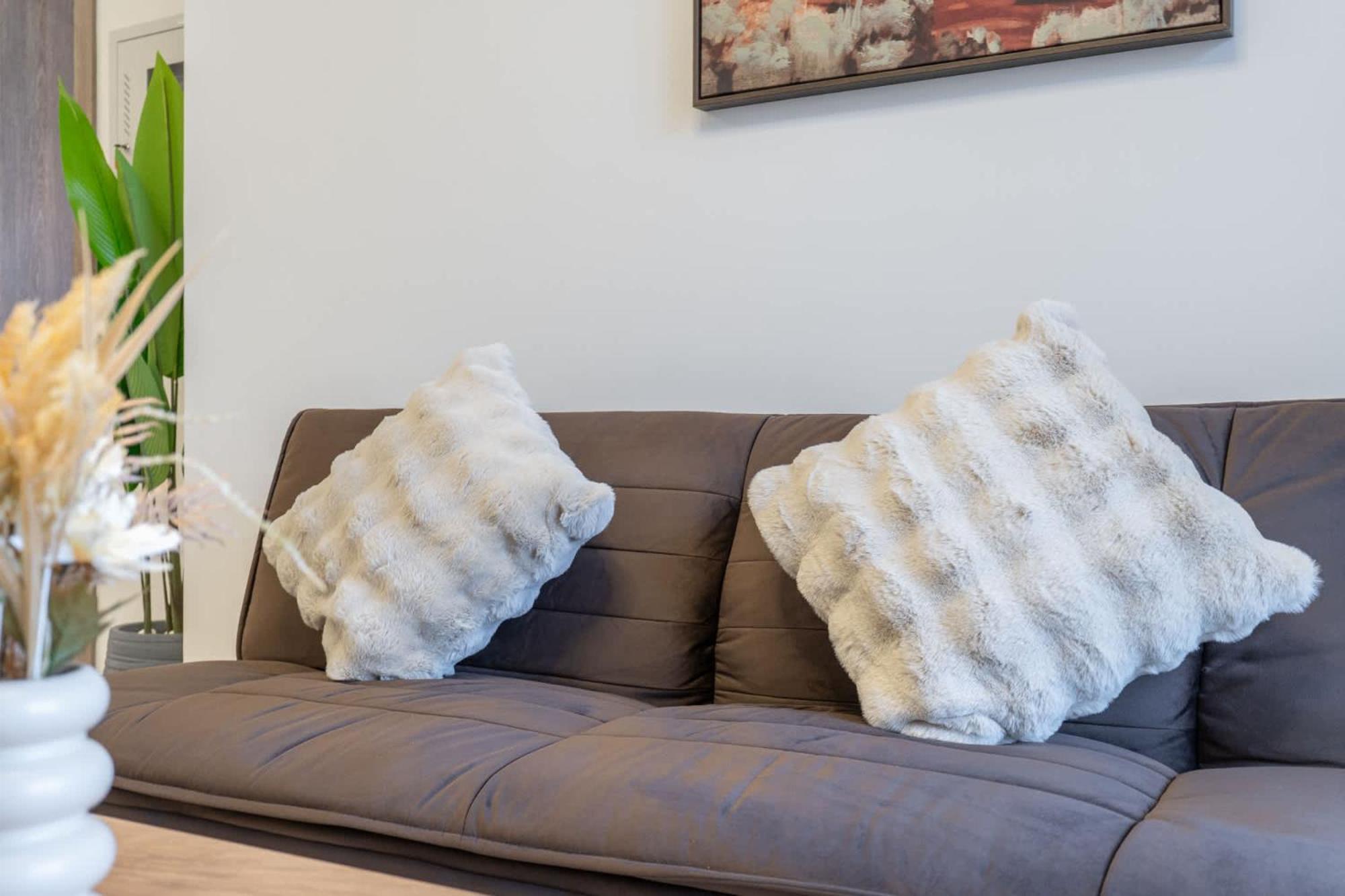 Stylish 1-bedroom Retreat In Amal Tower Sports Apartment Dubai