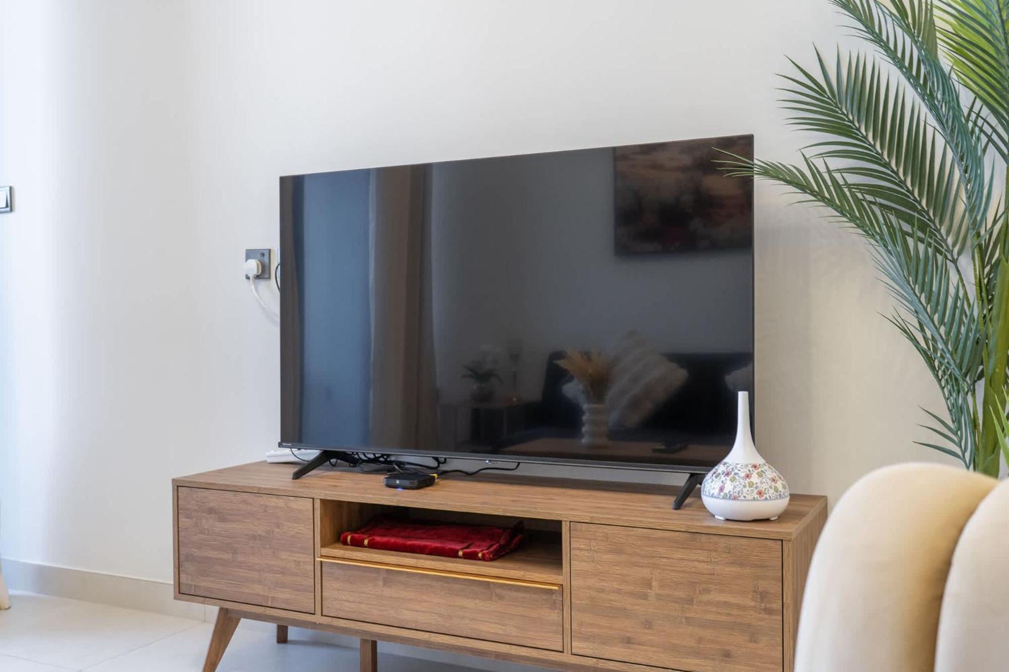 Stylish 1-bedroom Retreat In Amal Tower Sports Apartment *