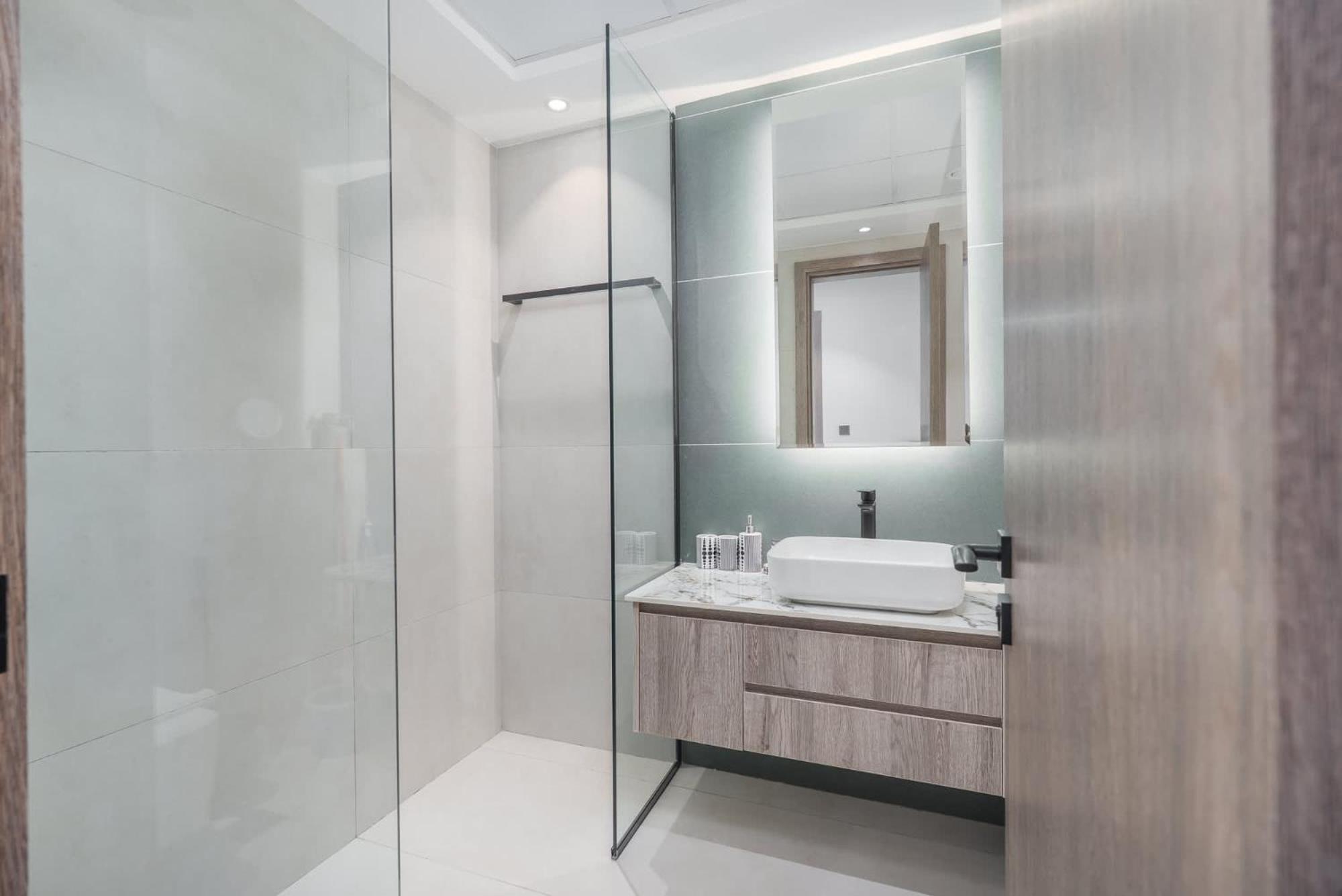 Stylish 1-bedroom Retreat In Amal Tower Sports *