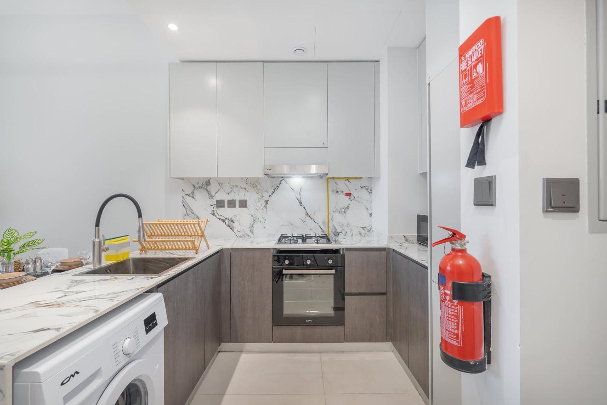 Stylish 1-bedroom Retreat In Amal Tower Sports Apartment *
