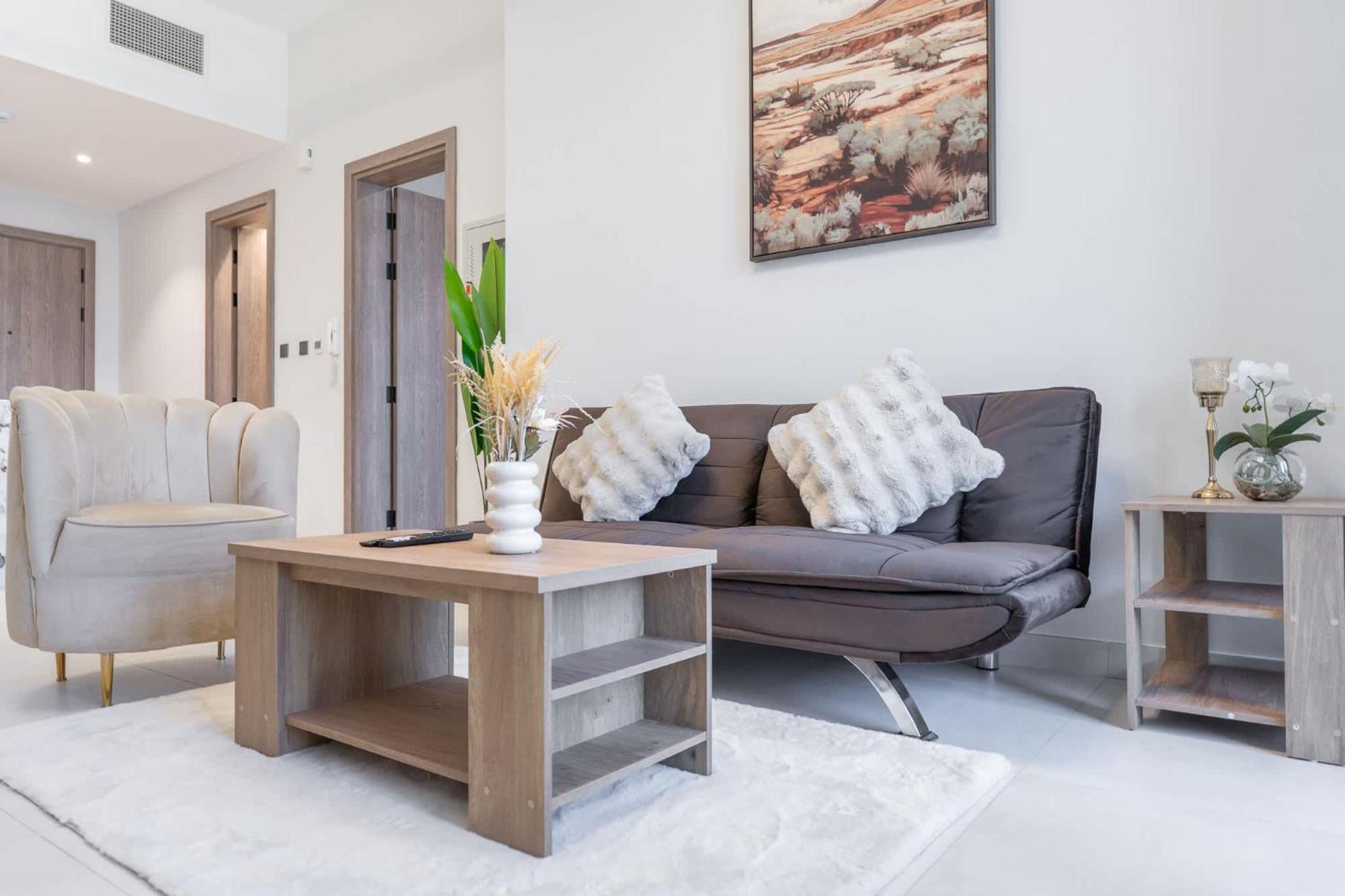 Stylish 1-bedroom Retreat In Amal Tower Sports *