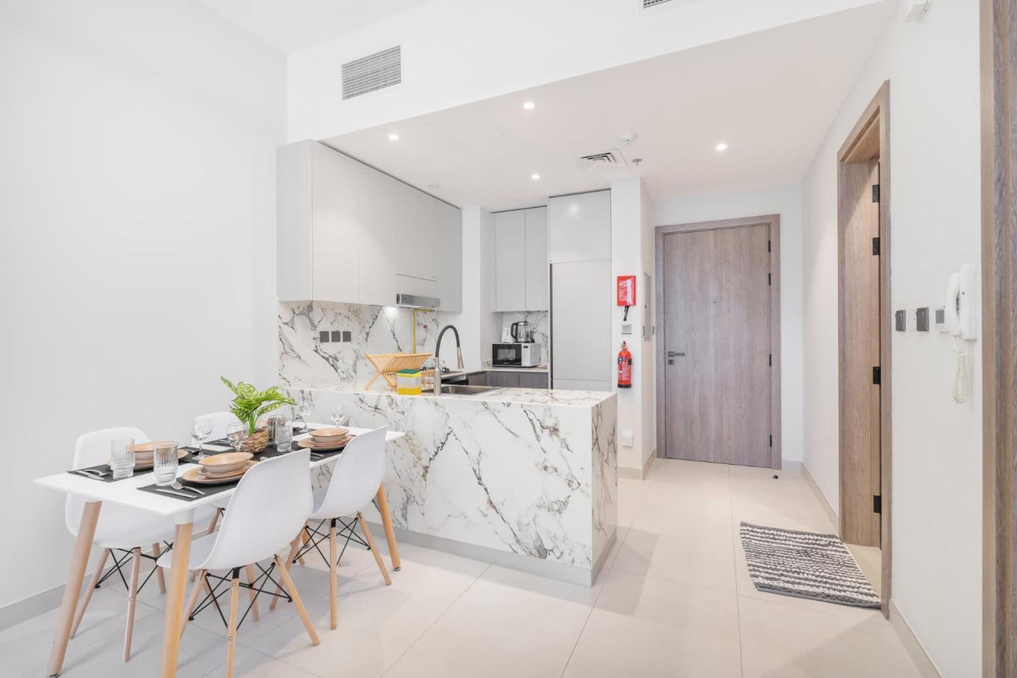 Apartment Stylish 1-bedroom Retreat In Amal Tower Sports *