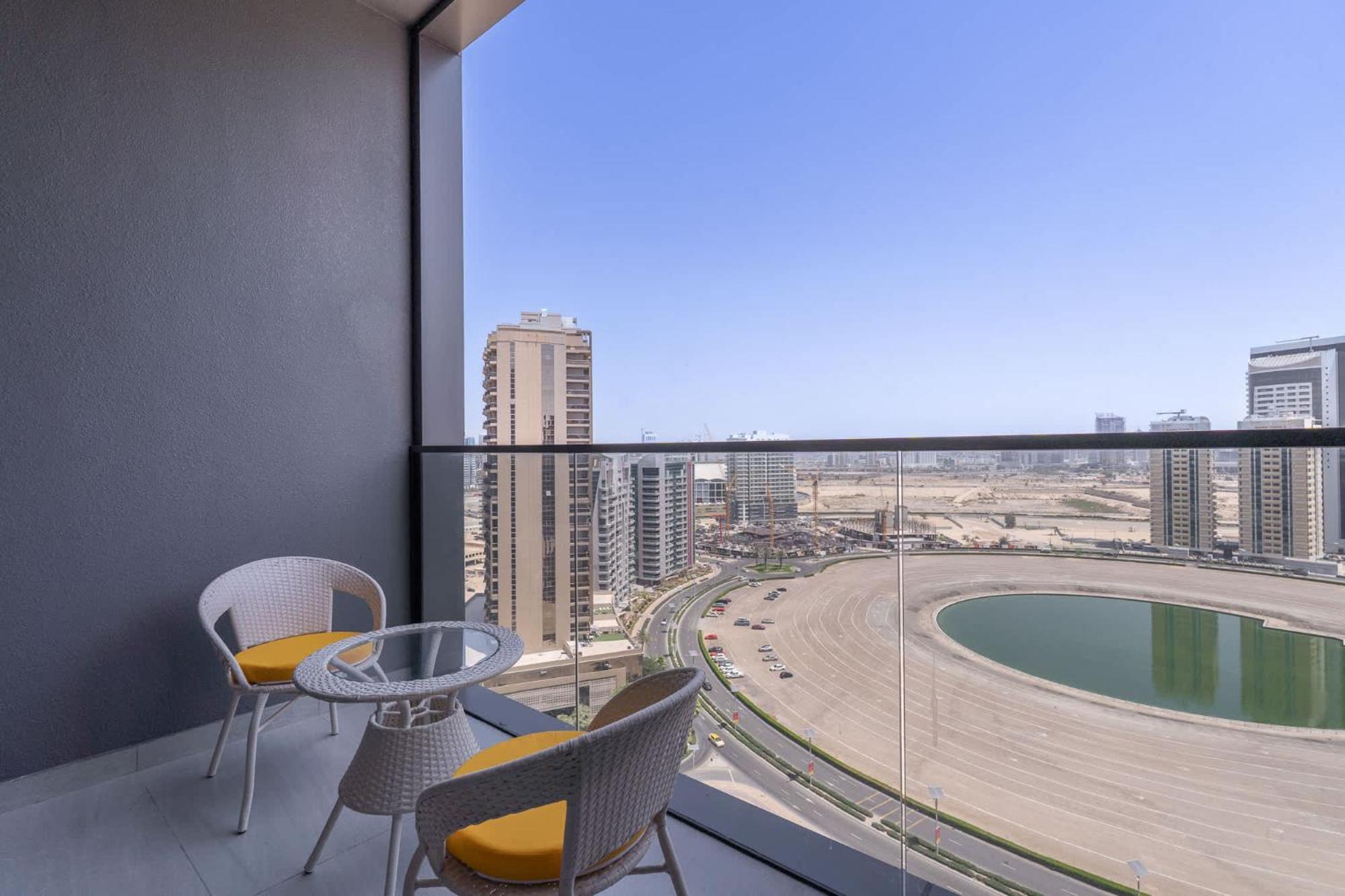 Stylish 1-bedroom Retreat In Amal Tower Sports Apartment
