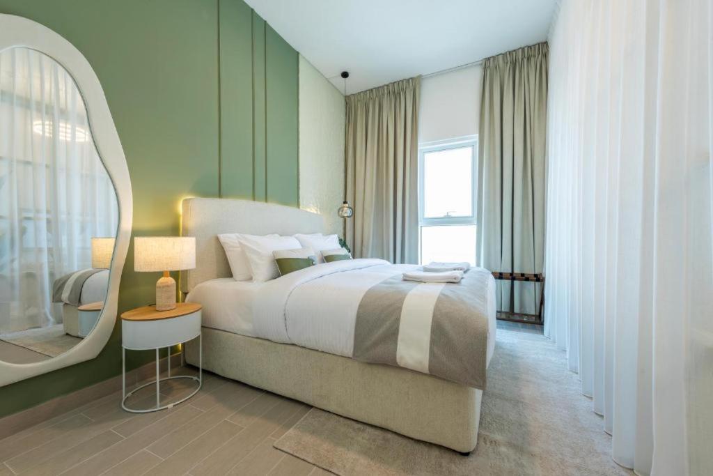 Brand New Golf View - Luxe Nest At Hills One Bedroom Apartment *