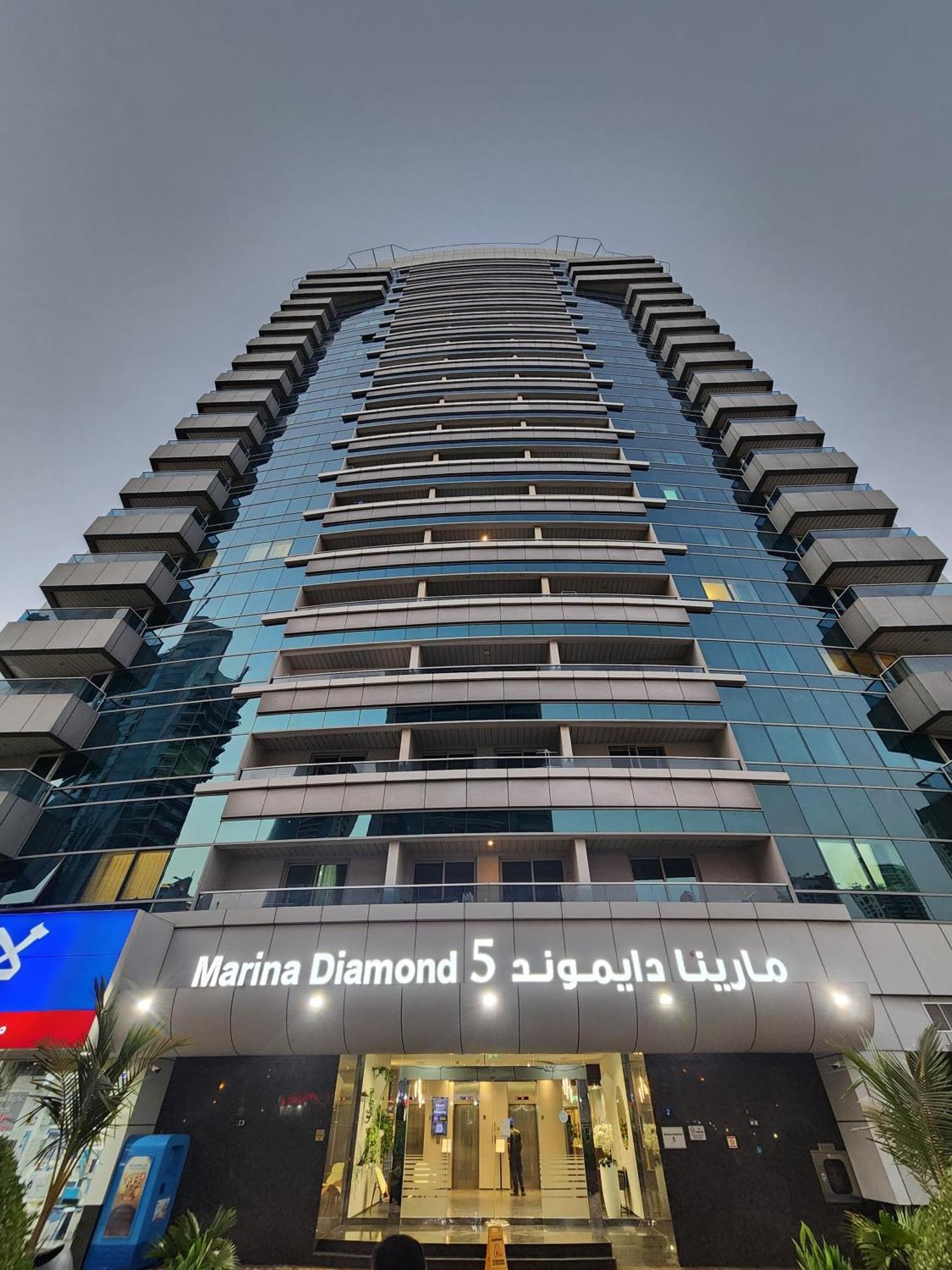 Marina Nest - Spacious One Bed In Marina With A View Near Metro And Tram Apartment *