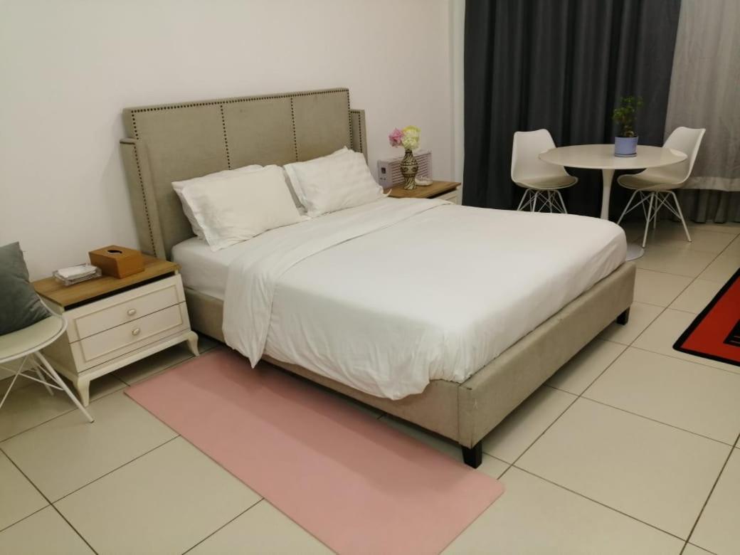 Trafalgar Executive Apartment *