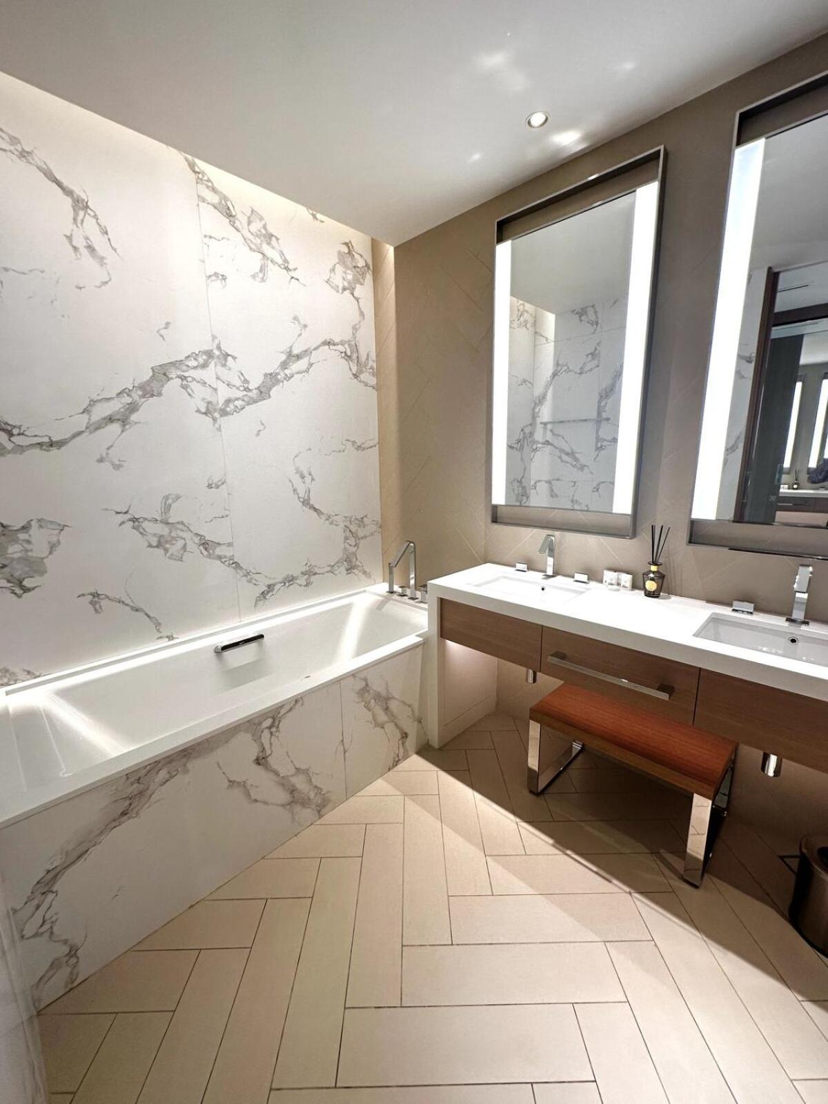 Apartment Elegant 2br In Address Opera - 1 Min Walk From Burj Khalifa And Mall Dubai