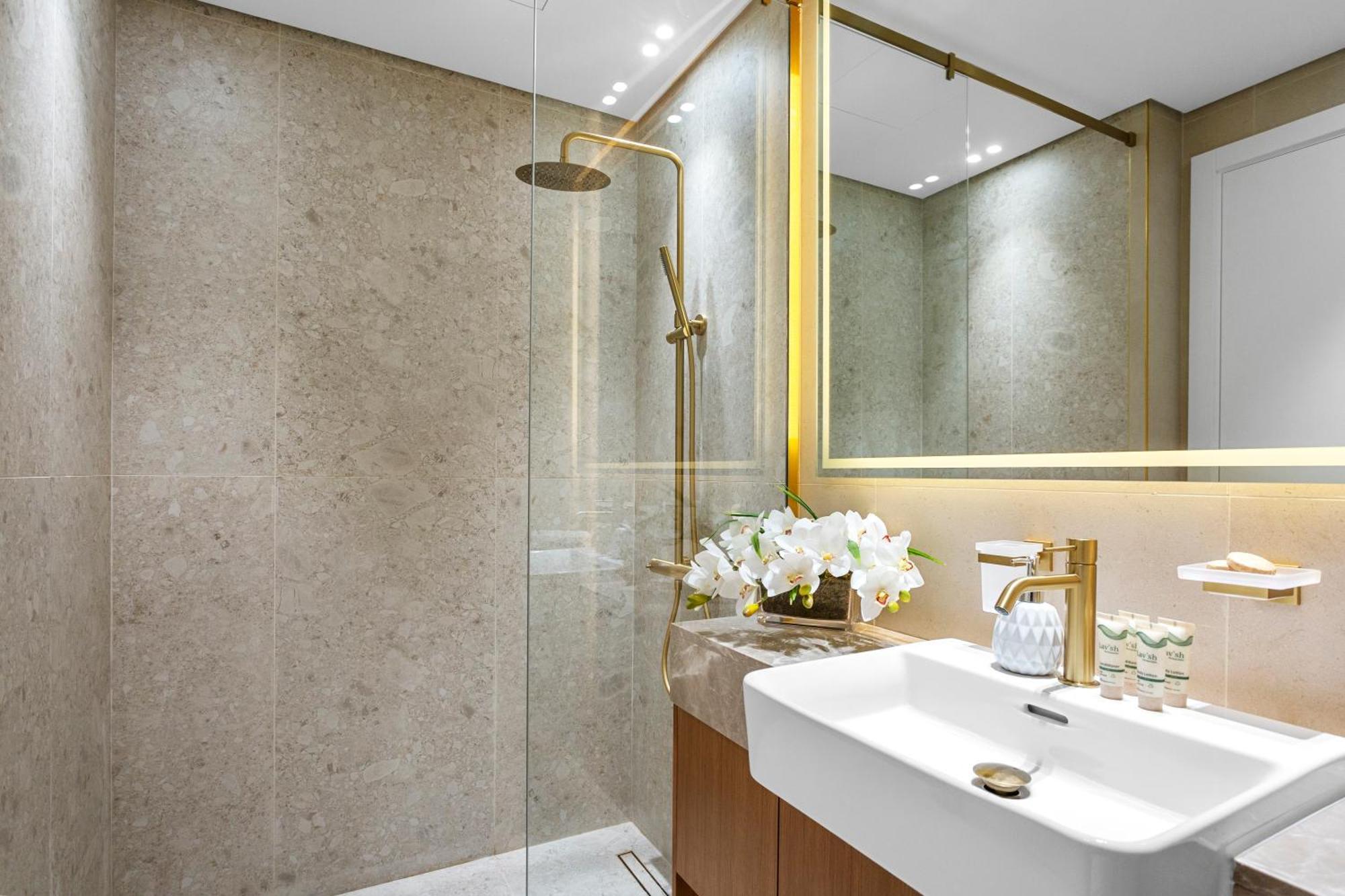 Exclusive 1 Bedroom In Trillionaire Residences Apartment
