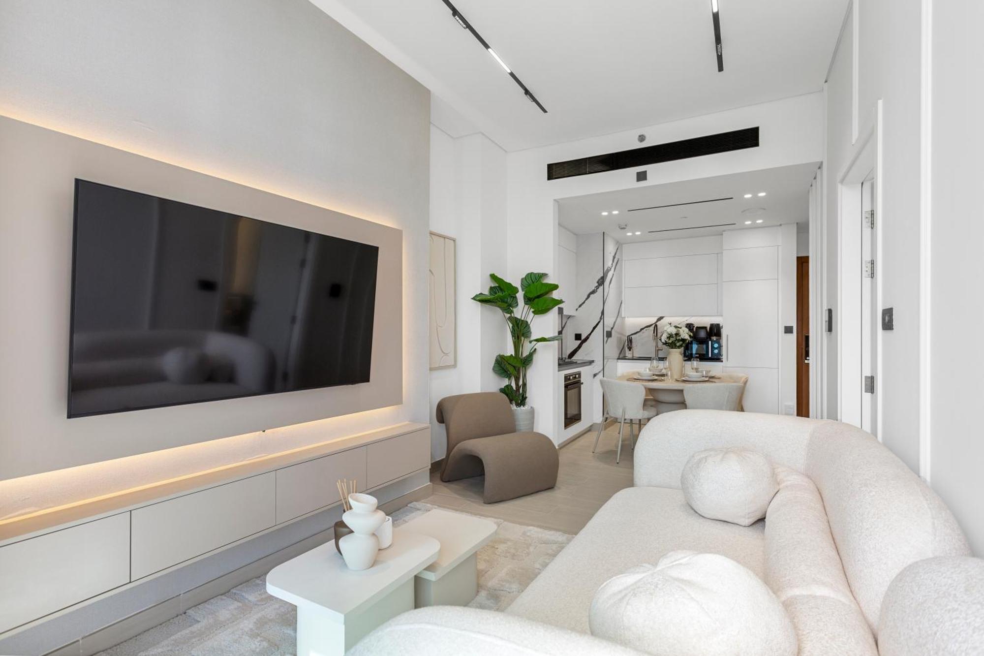 Exclusive 1 Bedroom In Trillionaire Residences Apartment *
