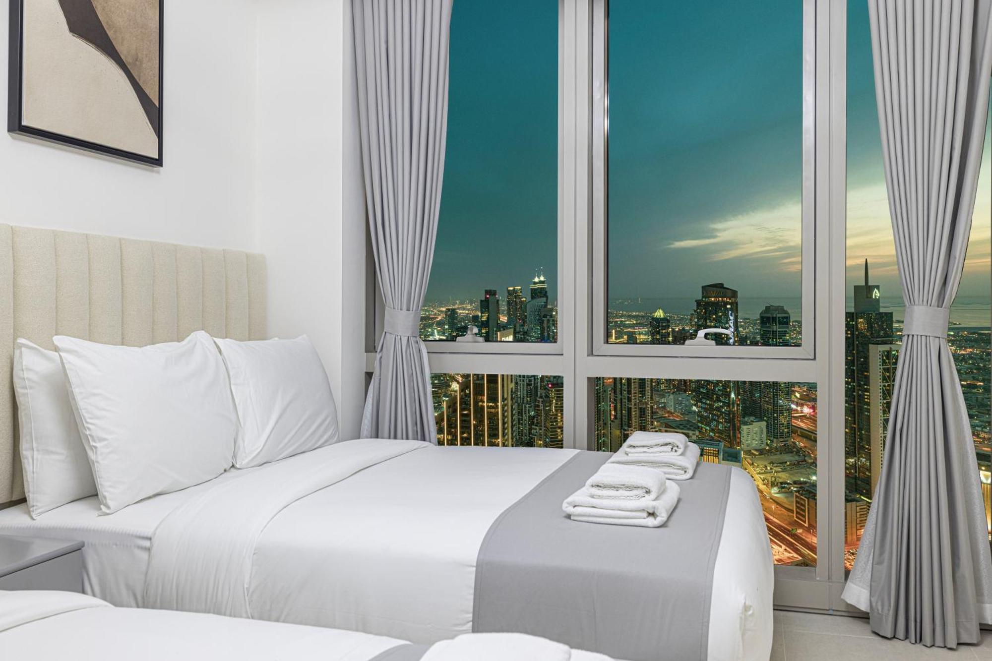 Apartment Great View From 63th Floor! Amazing Pool With Burj View! Grande Signature! Dubai