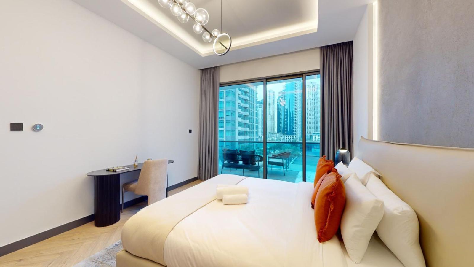 Azure - Magnificent Three Bed In Marina *