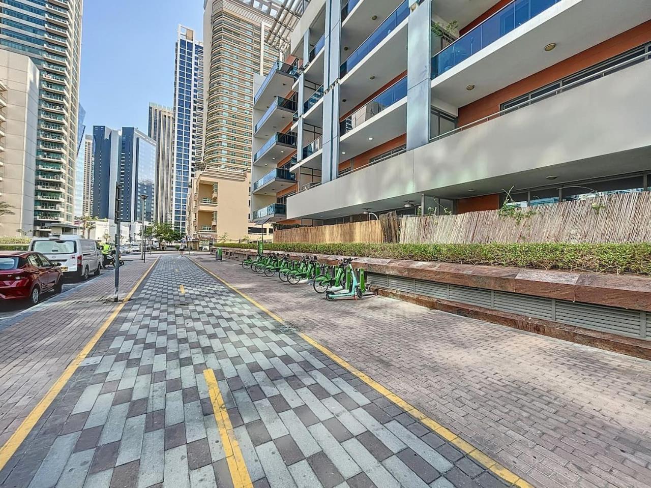 Azure - Magnificent Three Bed In Marina Dubai