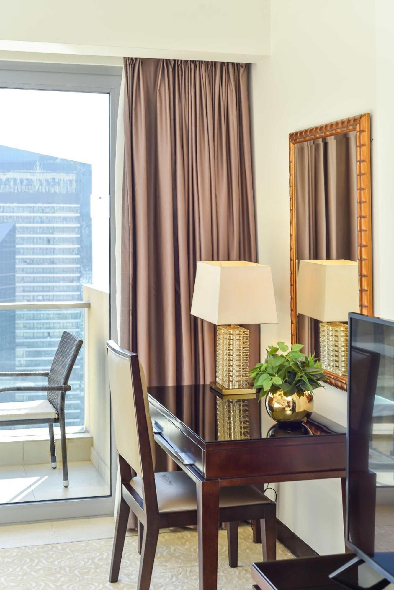 Luxury Living At The Address Marina! Apartment *