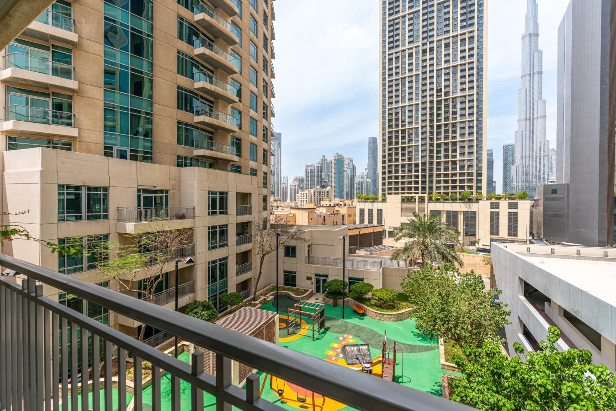 Apartment Vibrant 1br With Burj Khalifa View Dubai