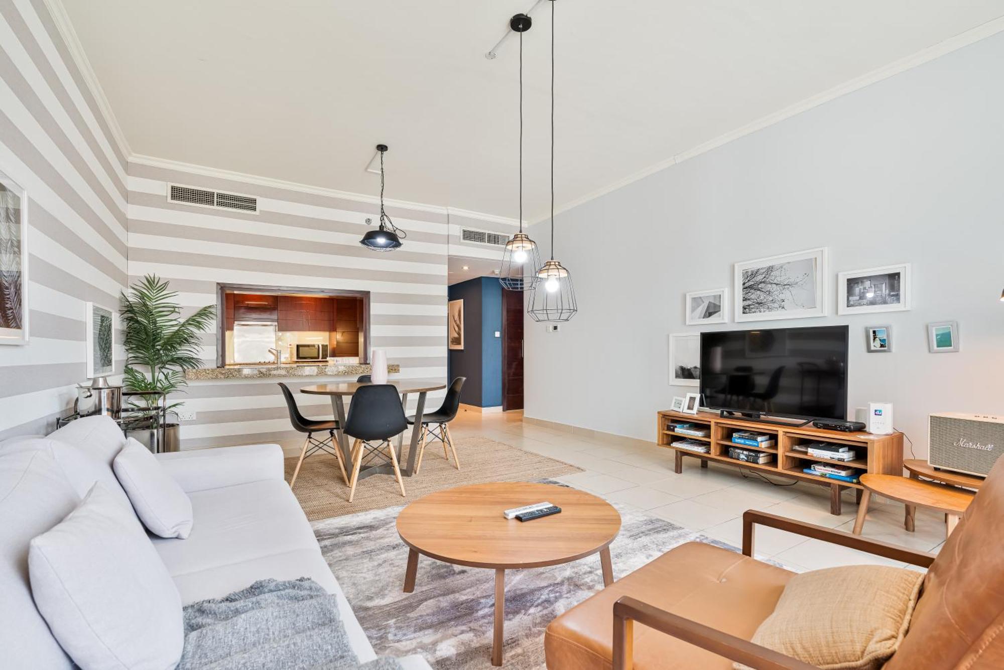 Apartment Vibrant 1br With Burj Khalifa View Dubai