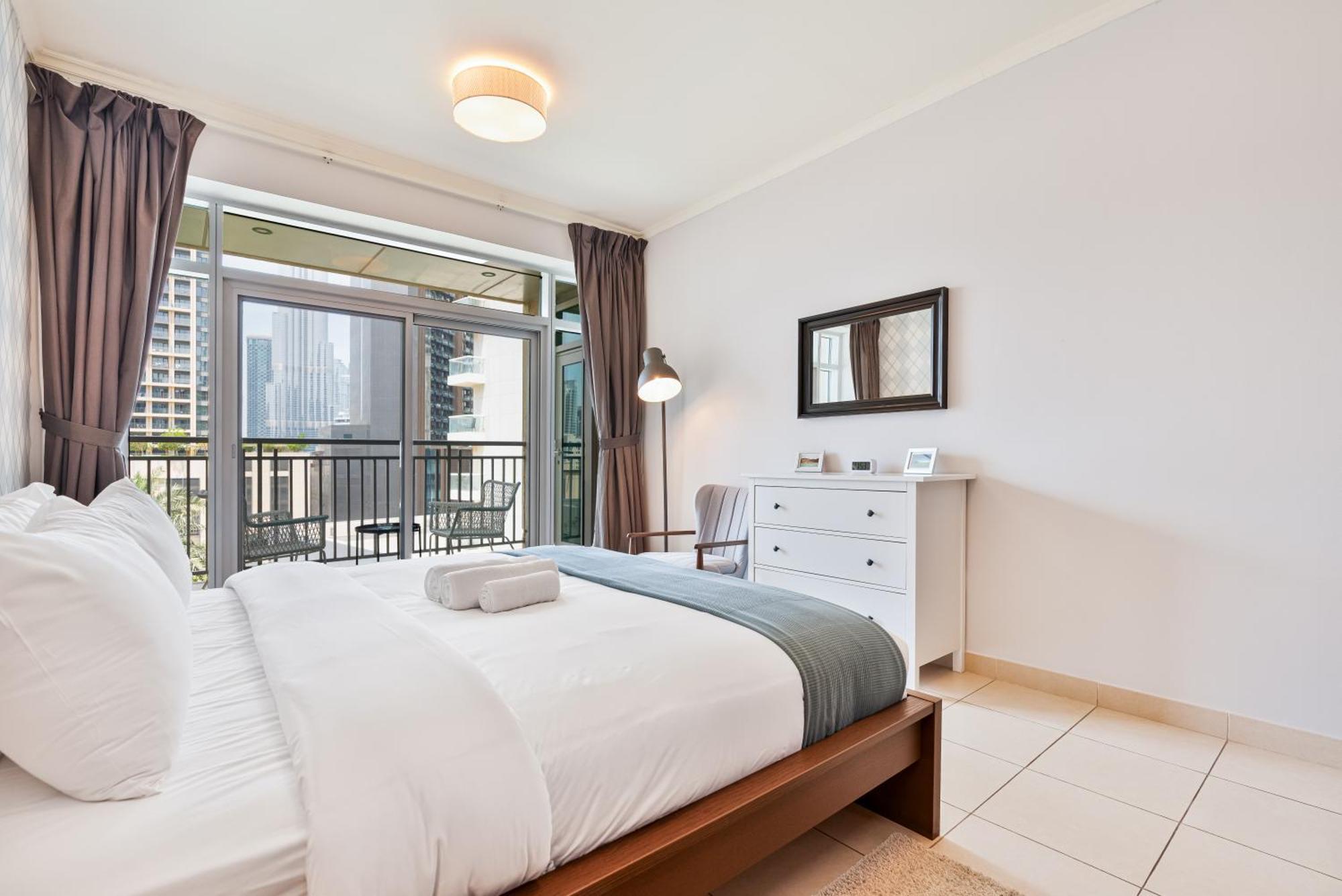 Vibrant 1br With Burj Khalifa View * Dubai