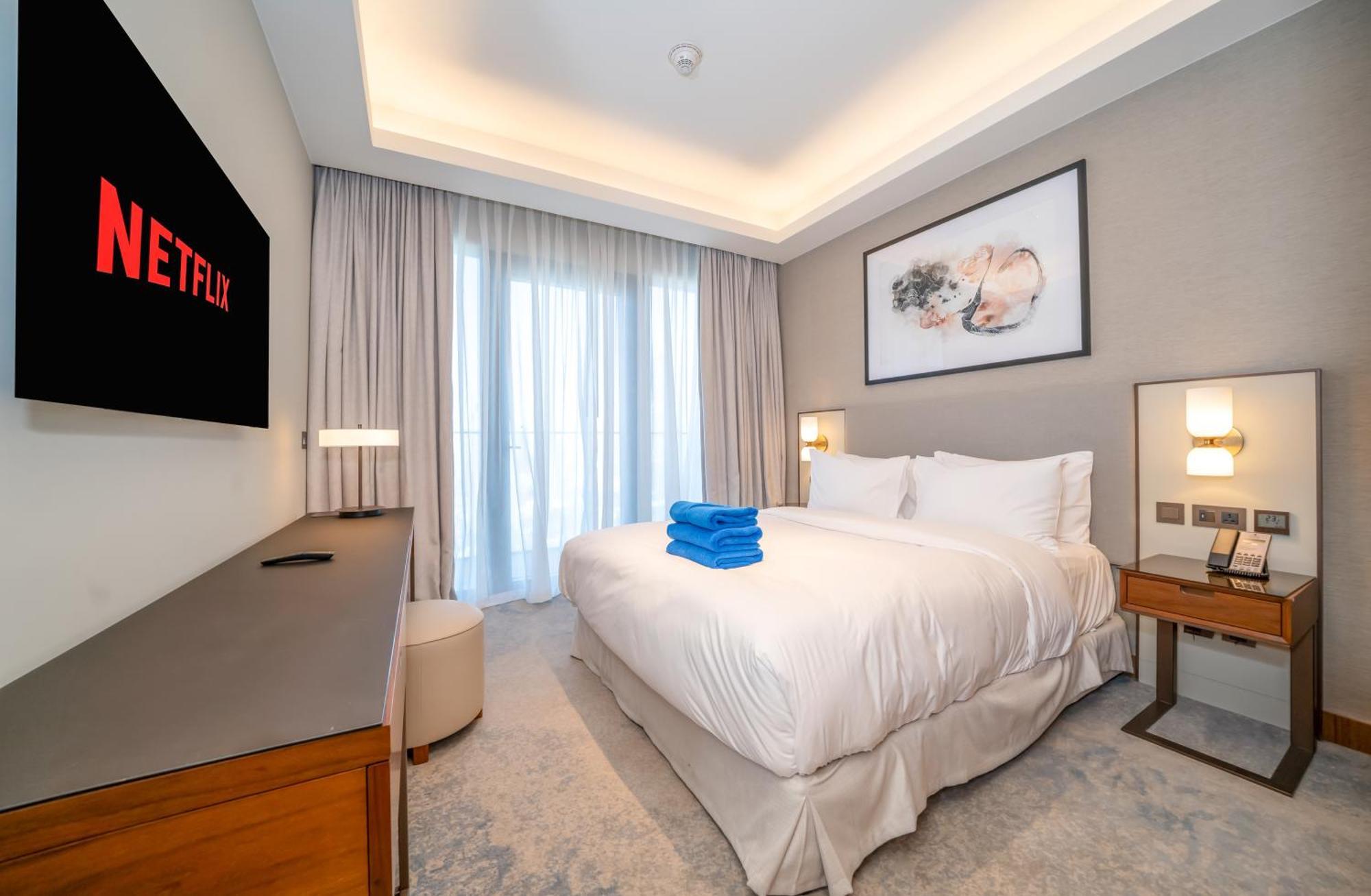 Newarabian 3 Bedroom Address Opera Downtown Apartment *