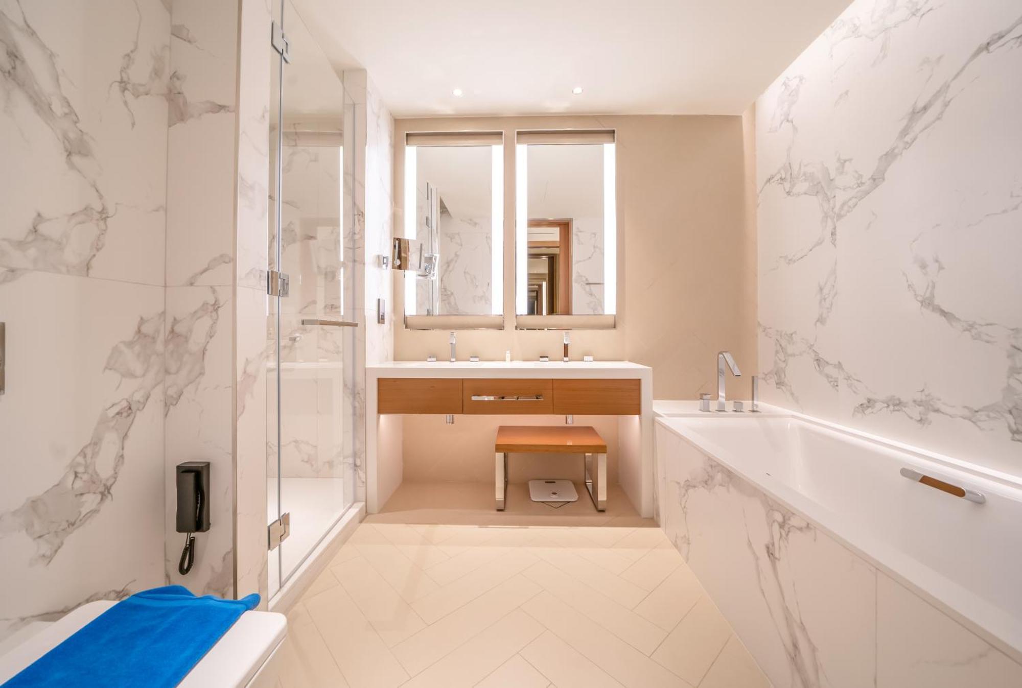 Newarabian 3 Bedroom Address Opera Downtown Apartment *