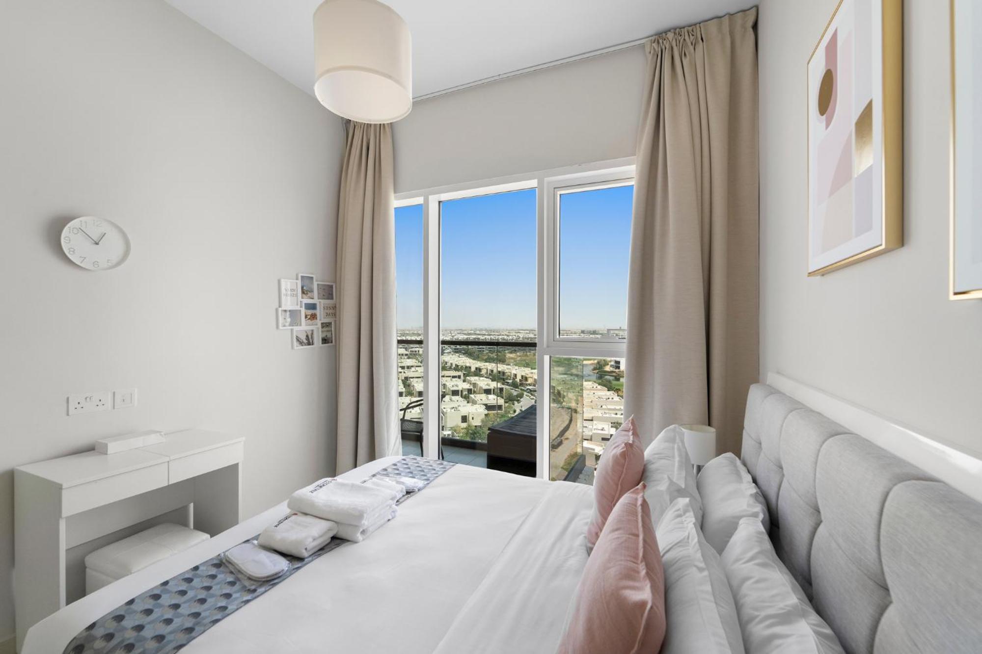 Apartment Modern 1br At Golf A In Damac Hills Near Golf