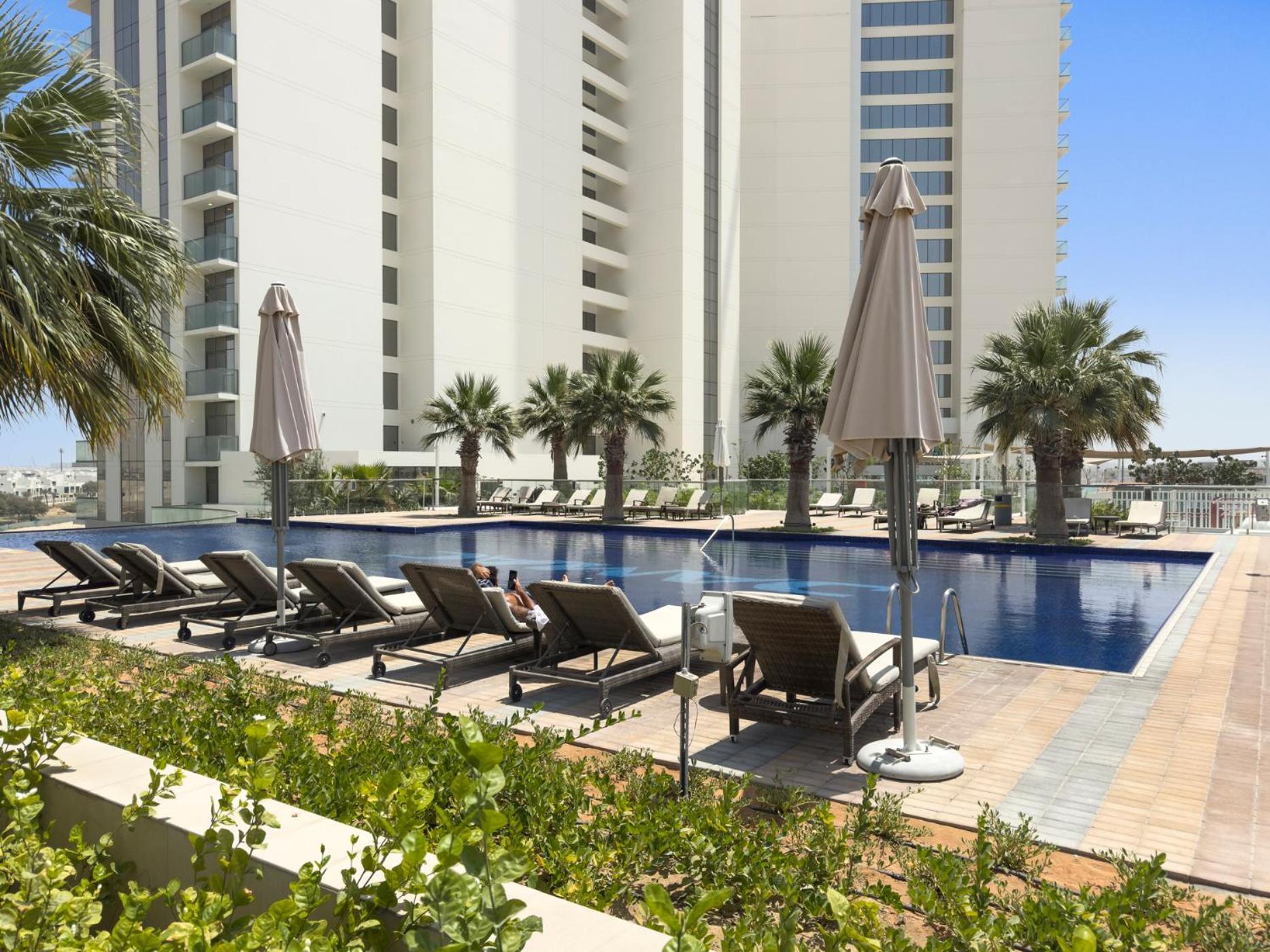 Apartment Modern 1br At Golf A In Damac Hills Near Golf *
