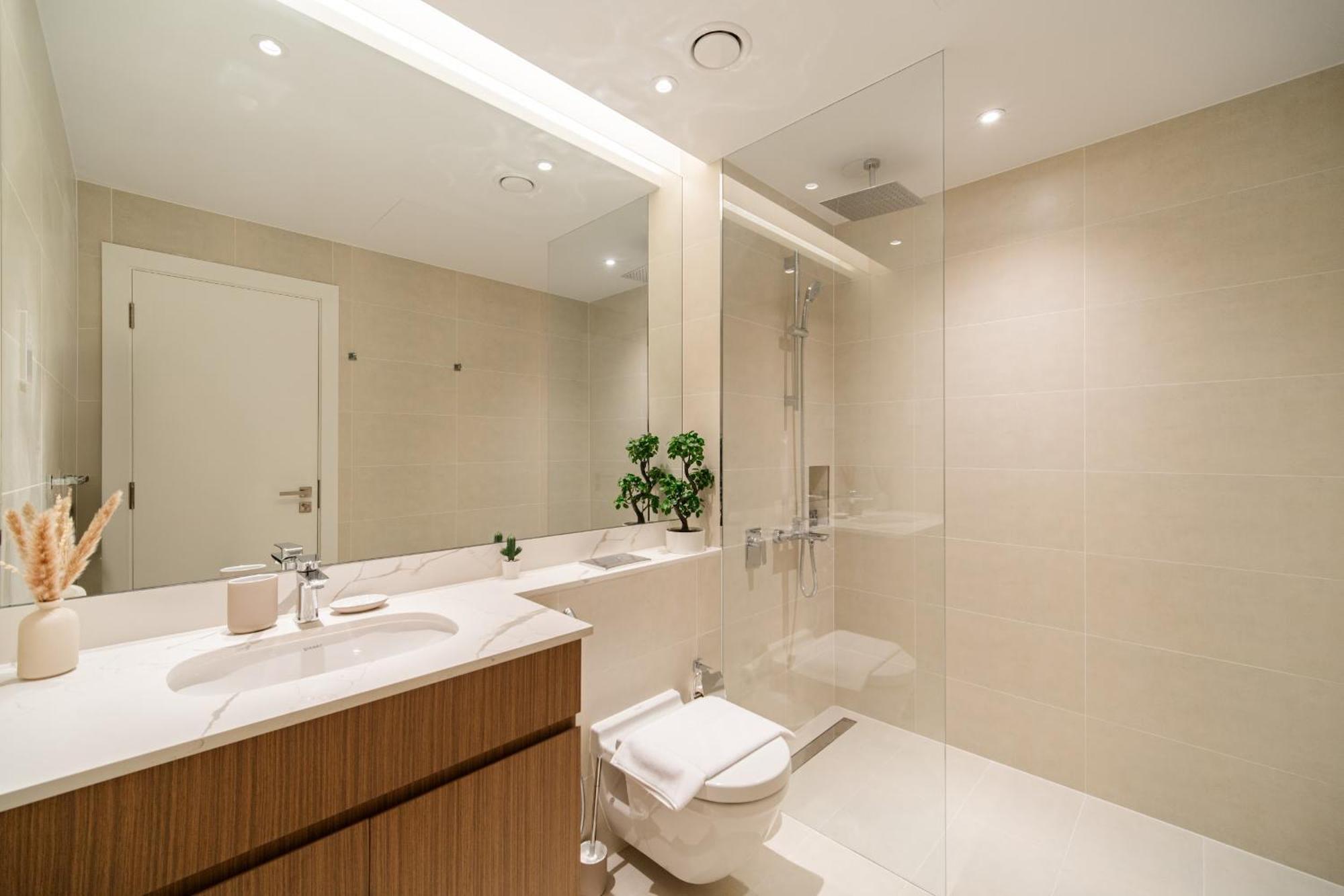 Apartment Wake Up To Yacht Views - 1br With Private Access & Baby Gear *