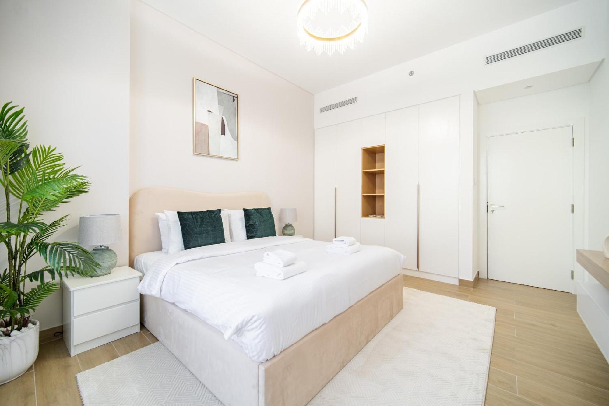 Wake Up To Yacht Views - 1br With Private Access & Baby Gear Apartment *
