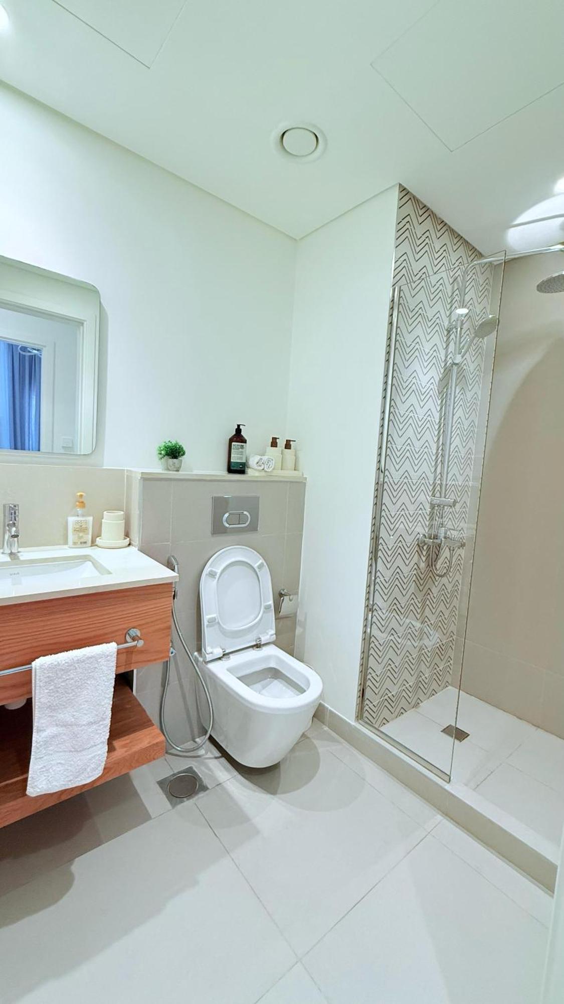 Brand New Golf View - Luxe Nest At Hills One Bedroom * Dubai