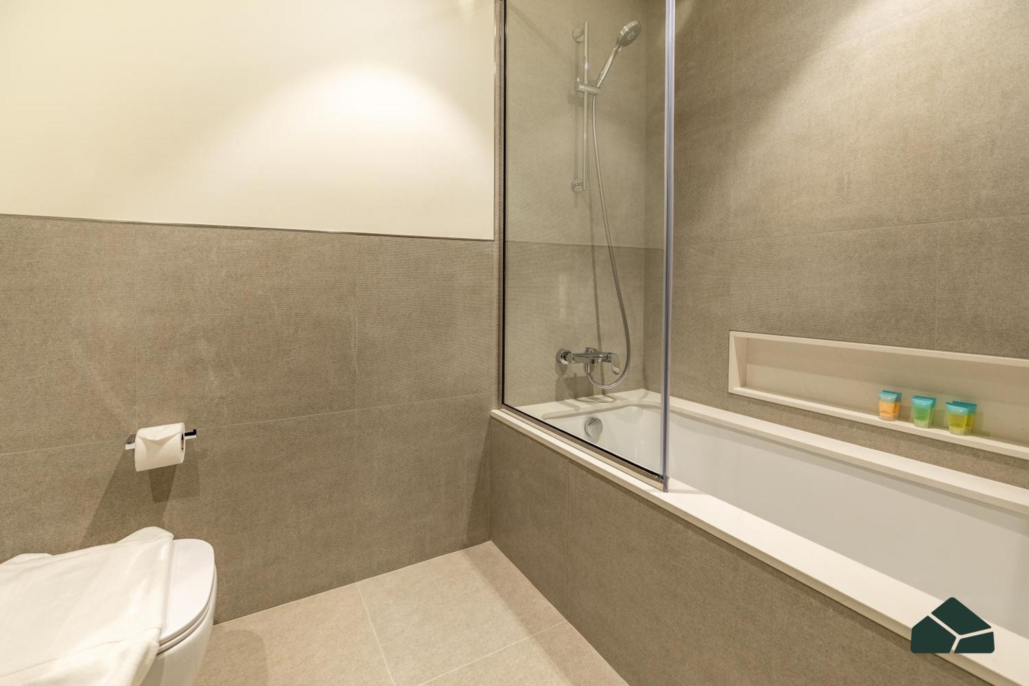 Grande Tranquil 2br Next To Opera By Bms * Dubai