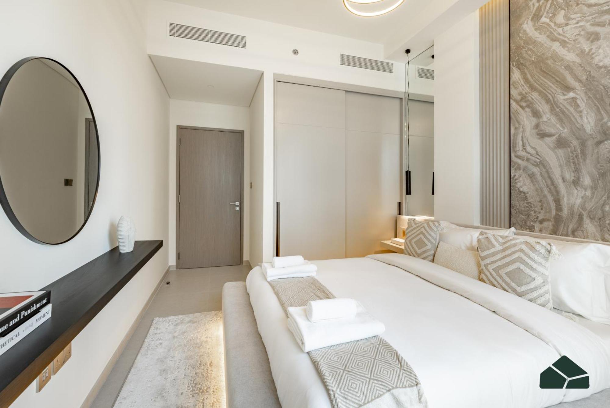 Grande Tranquil 2br Next To Opera By Bms Dubai