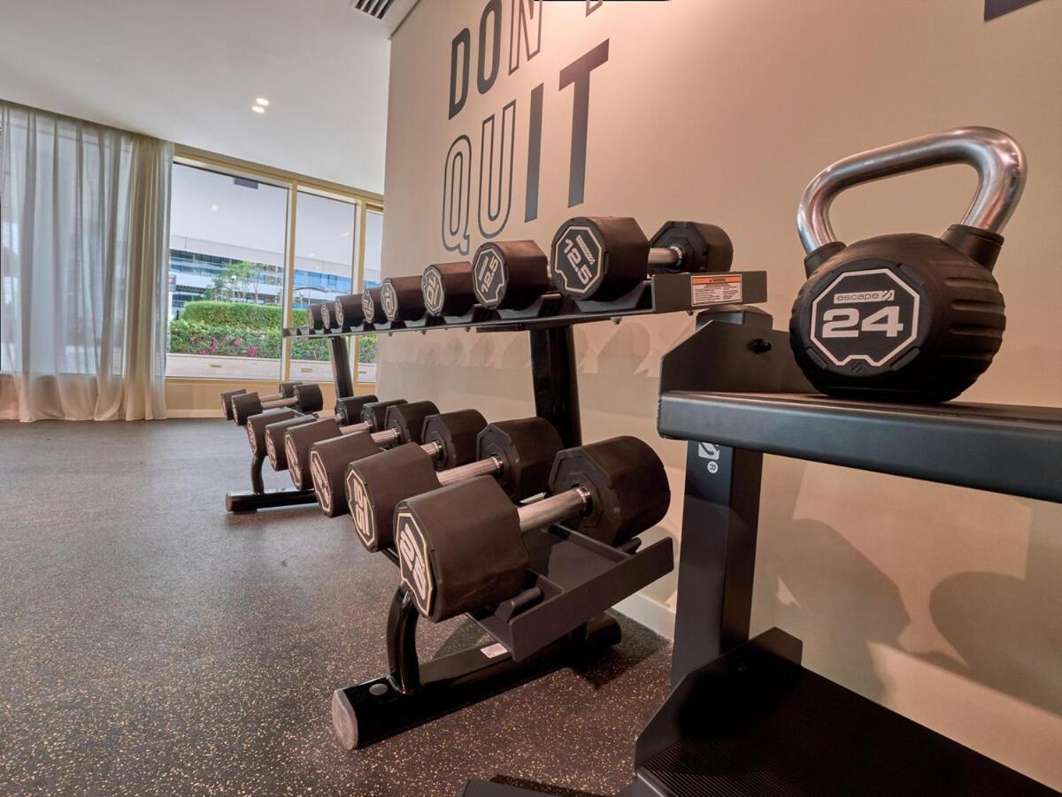 Luxury Spacious 2 Bedroom Private And Views *