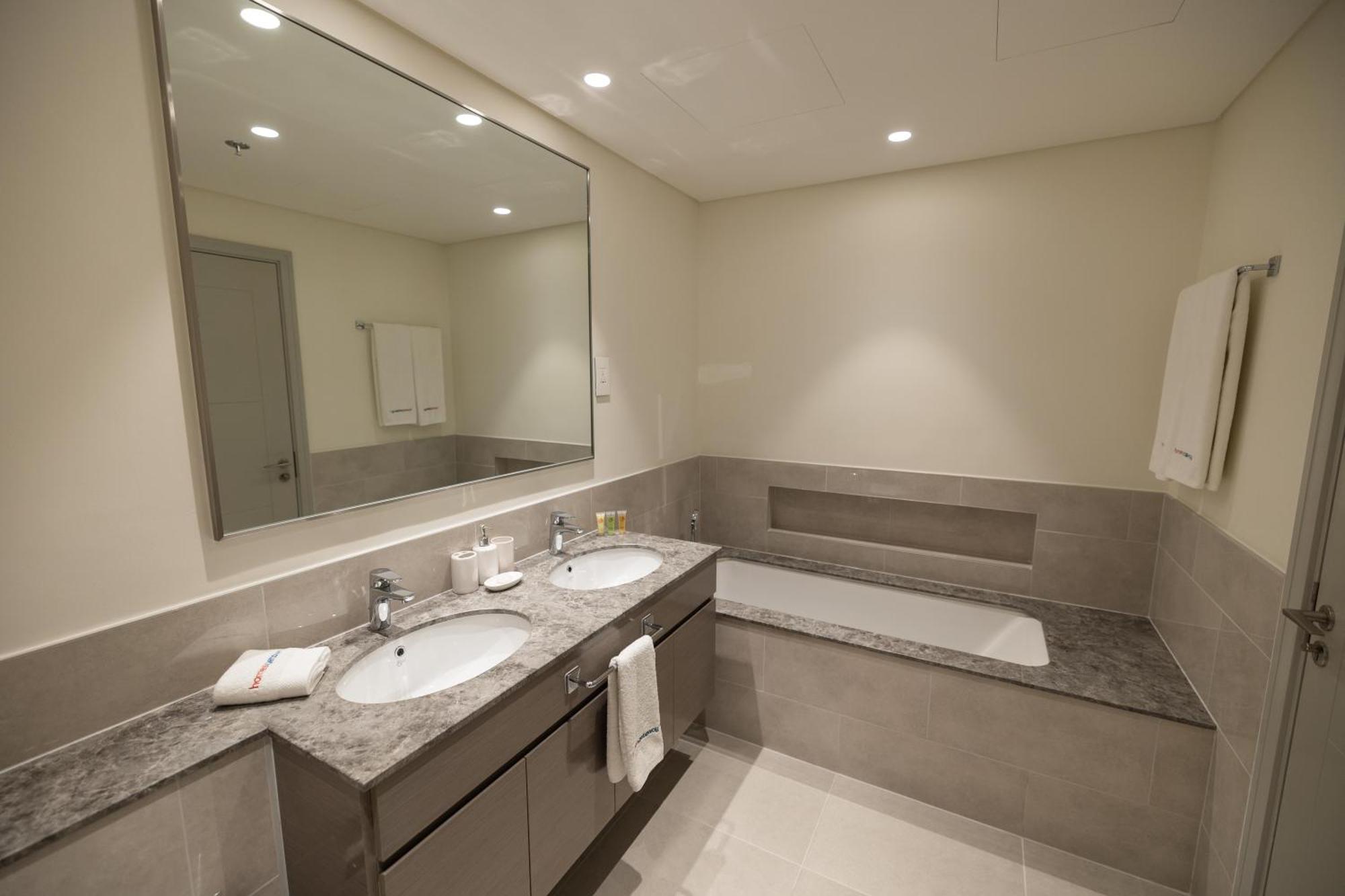 Luxury 3br Storage In Downtown Apartment *