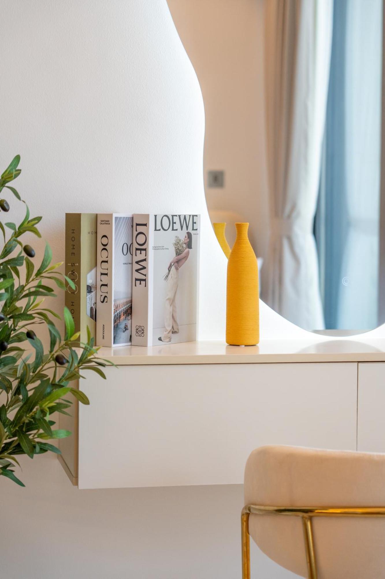 Apartment Luxurious New Studio! 2 Double Beds! Sleek Design & High-end Amenities In Downtown