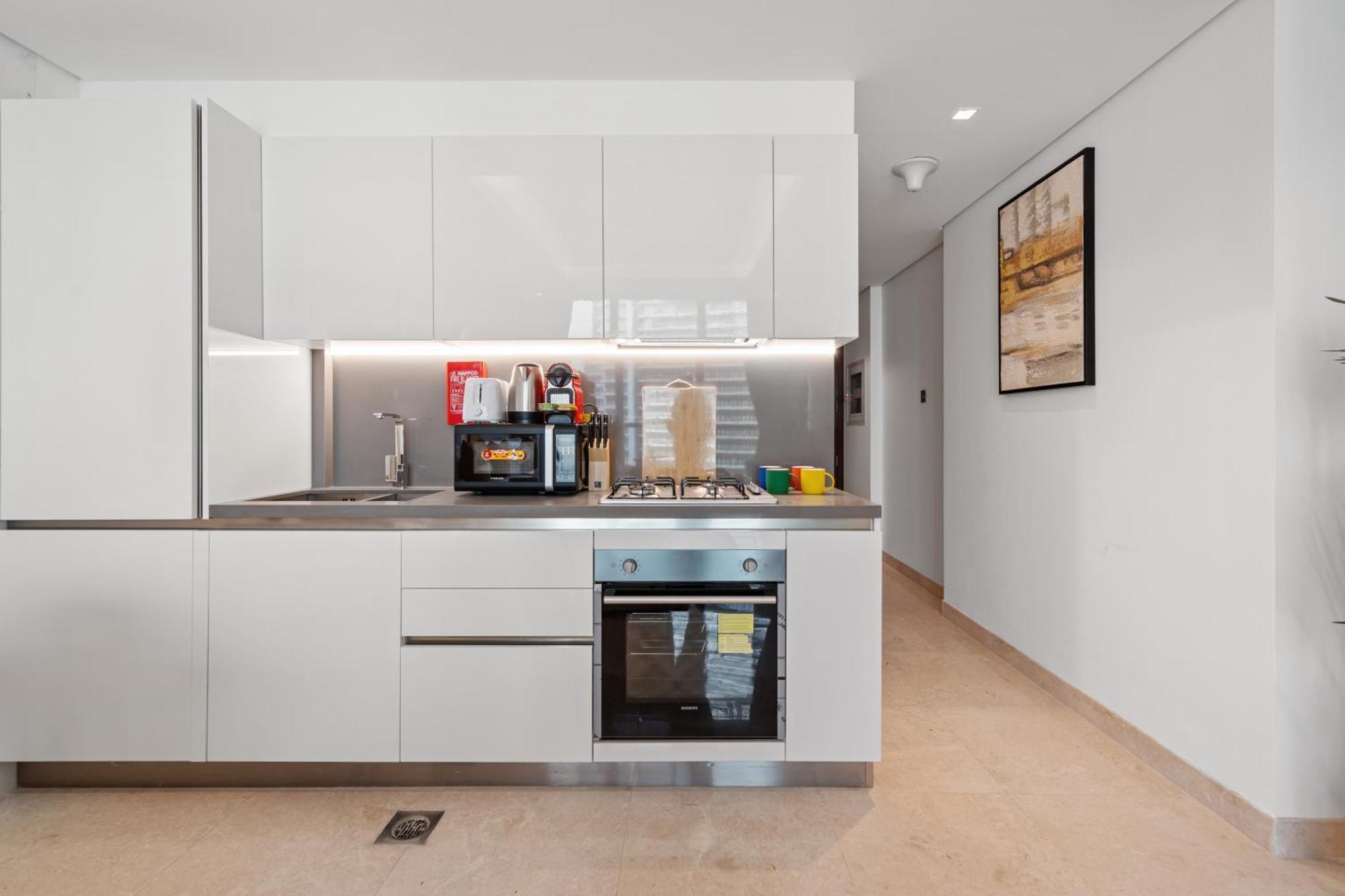 Luxurious New Studio! 2 Double Beds! Sleek Design & High-end Amenities In Downtown * Dubai