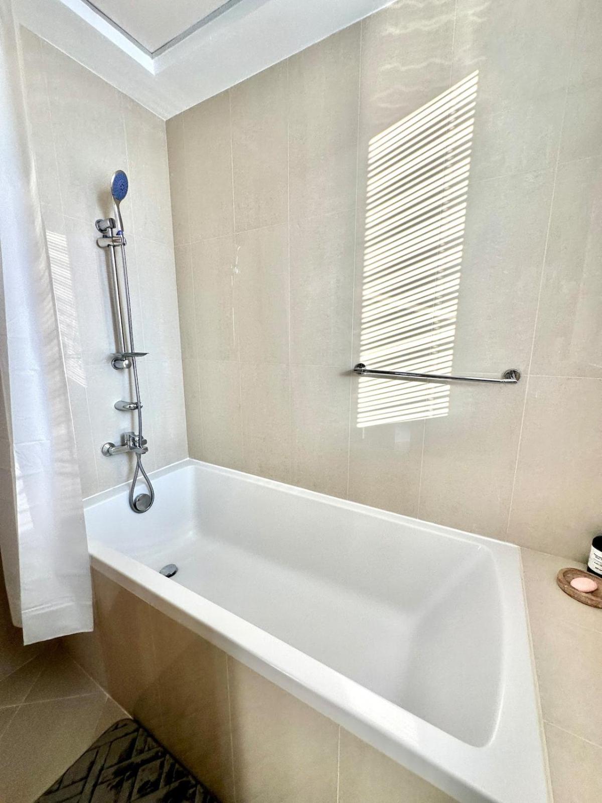 Dreamy 1 Bed With Burj Khalifa Views! * Dubai