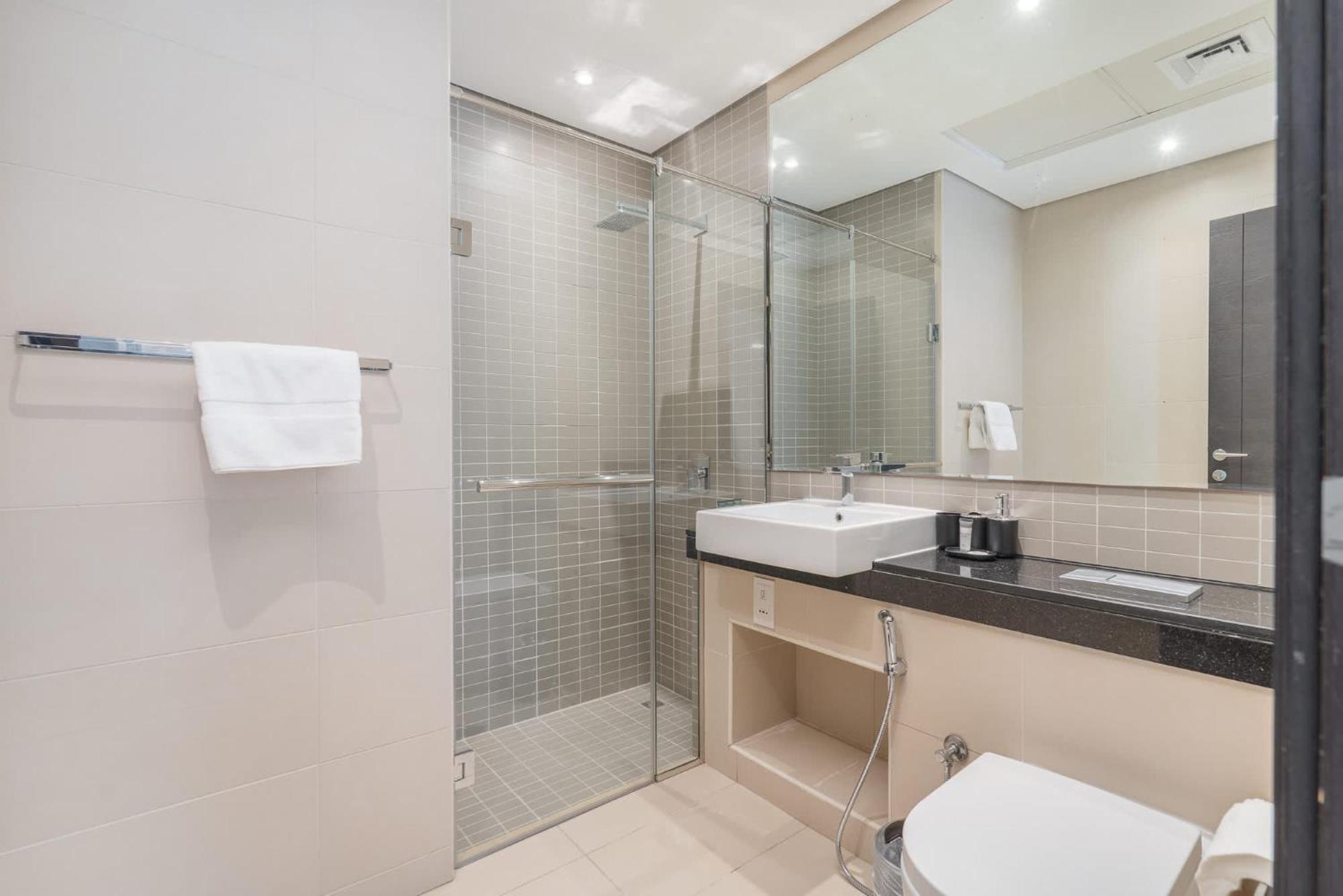 Contemporary 2-bedroom In Silverene Dubai