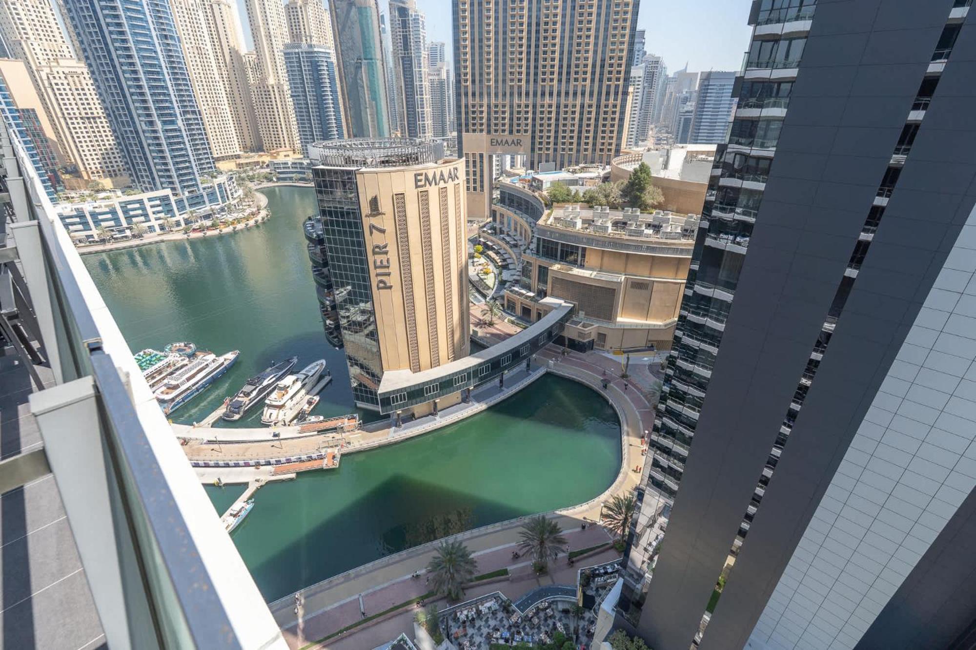 Contemporary 2-bedroom In Silverene Apartment Dubai