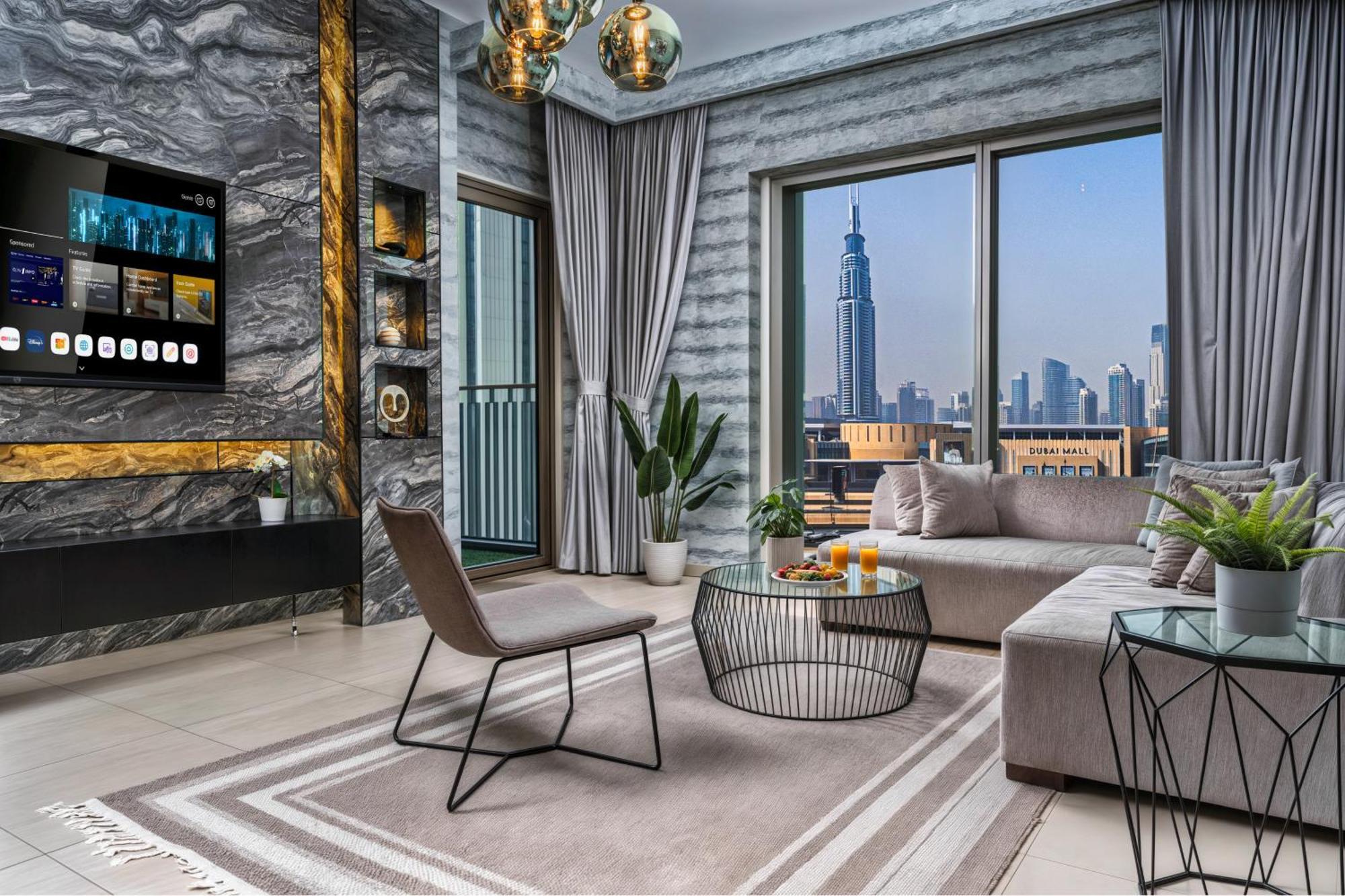 Mall Connection - Burj Views - Turf Balcony Apartment