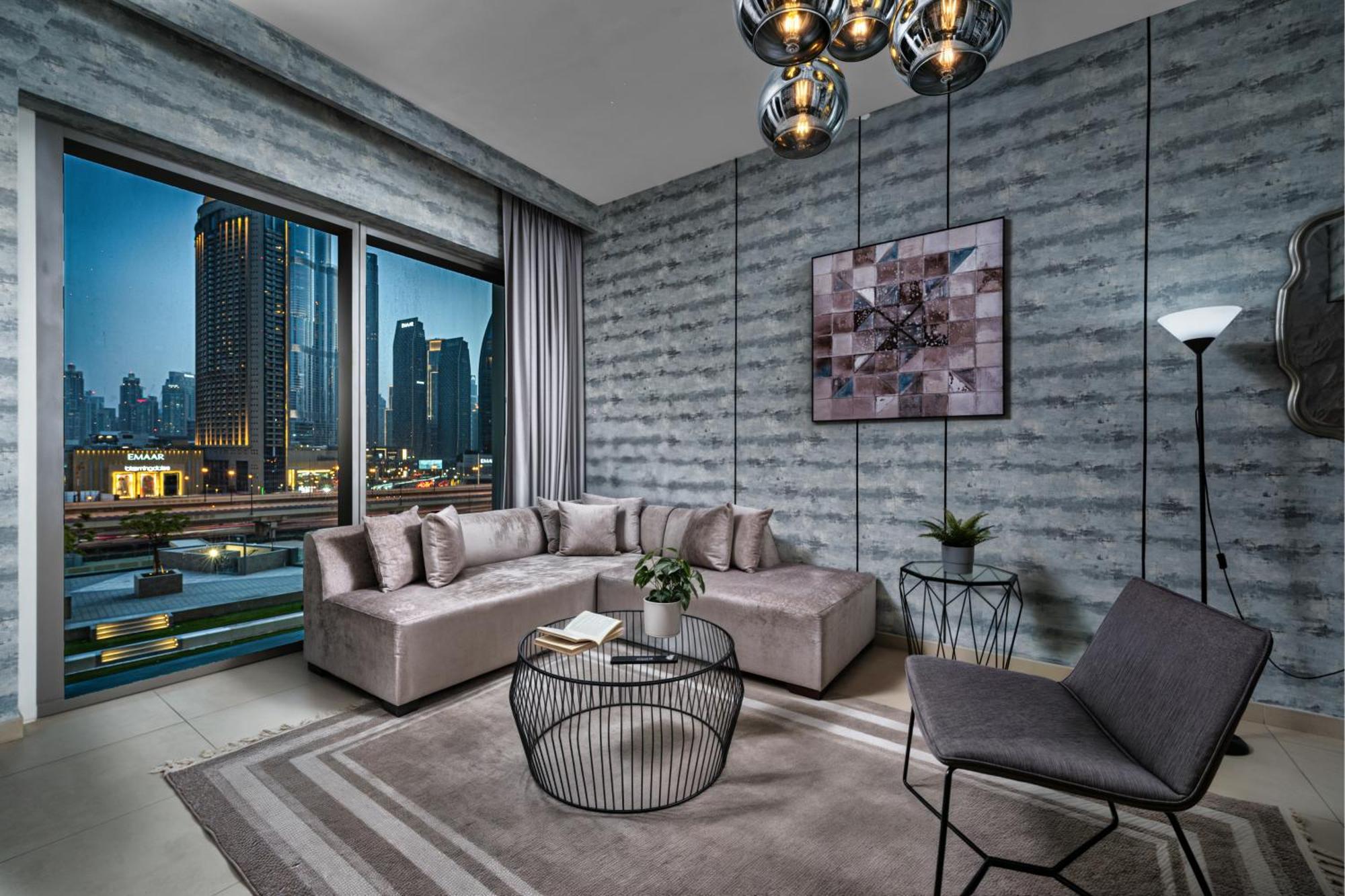 Mall Connection - Burj Views - Turf Balcony Apartment