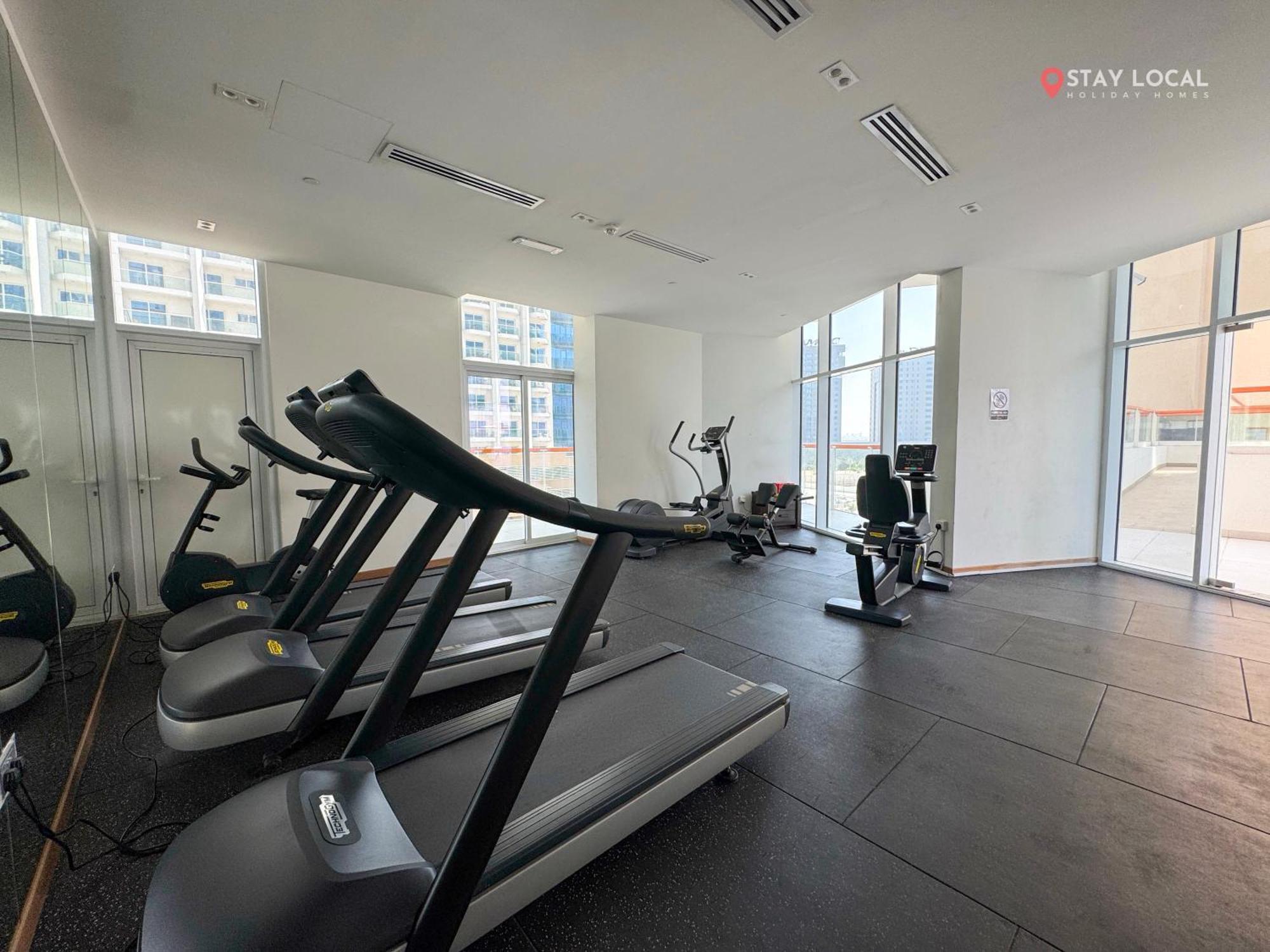 Apartment Laid-back I Location I Free Parking I Canal View Dubai