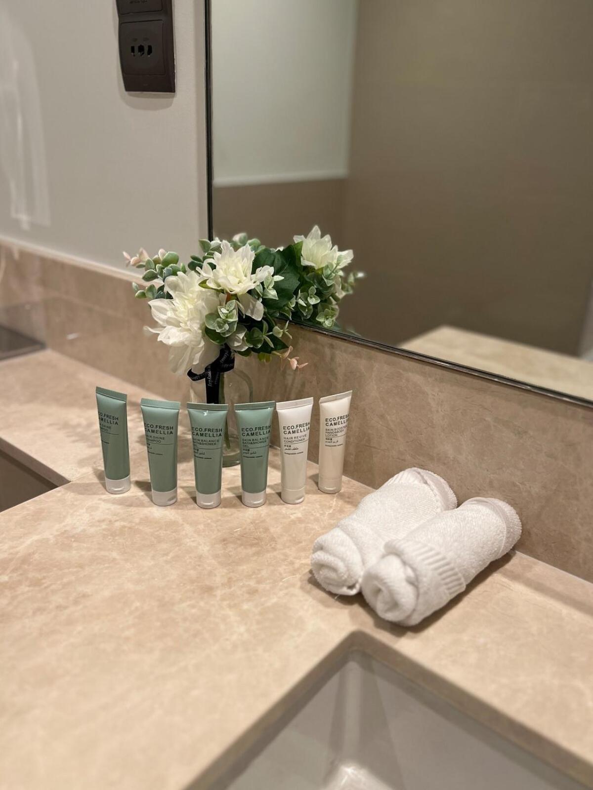 Act Tower-1br Near Burj Khalifa Dubai