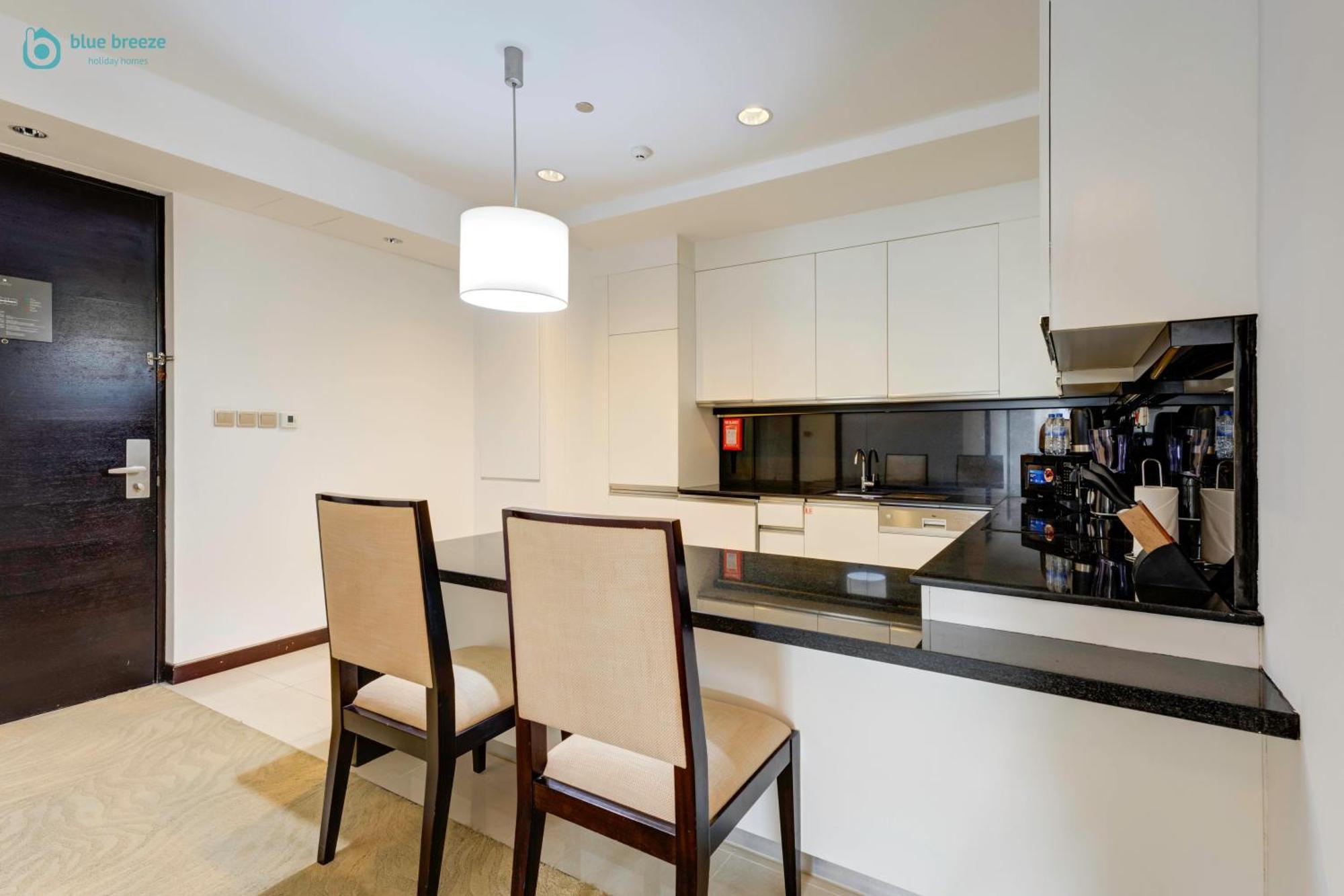 Blue Breeze - The Address Marina Mall Apartment