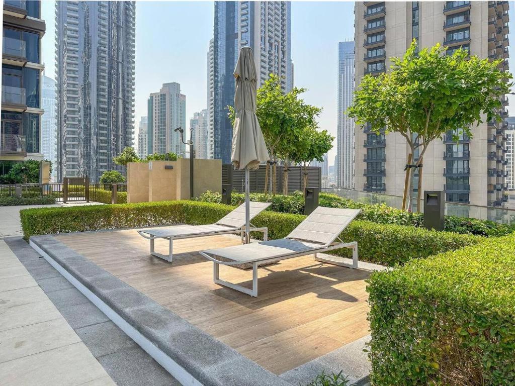 Tick - Burj Crown Luxury 2br W Balcony & Pool View Dubai