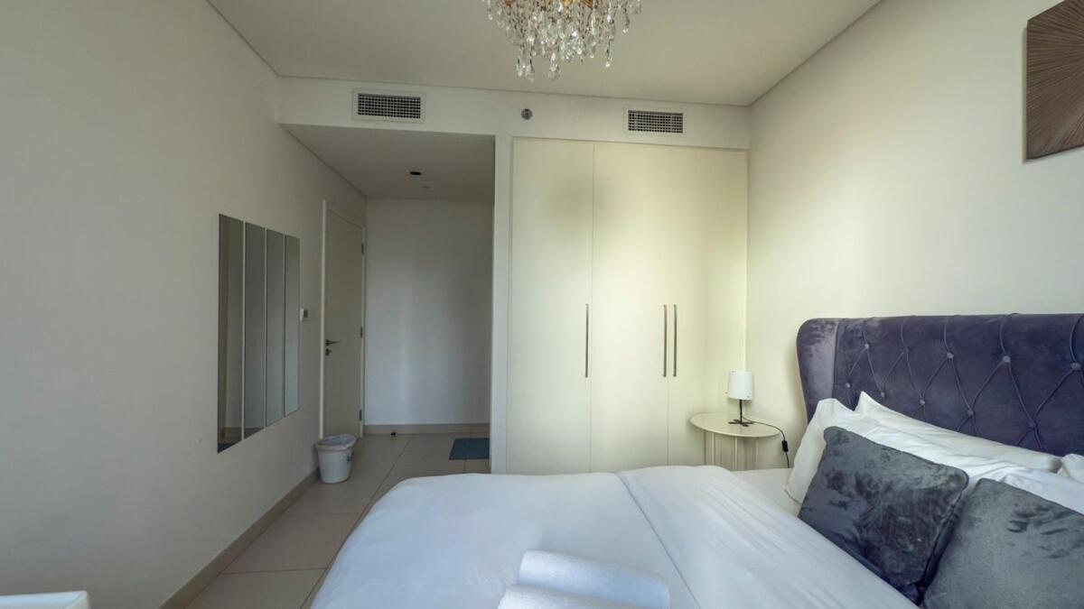 Tick - Burj Crown Luxury 2br W Balcony & Pool View * Dubai
