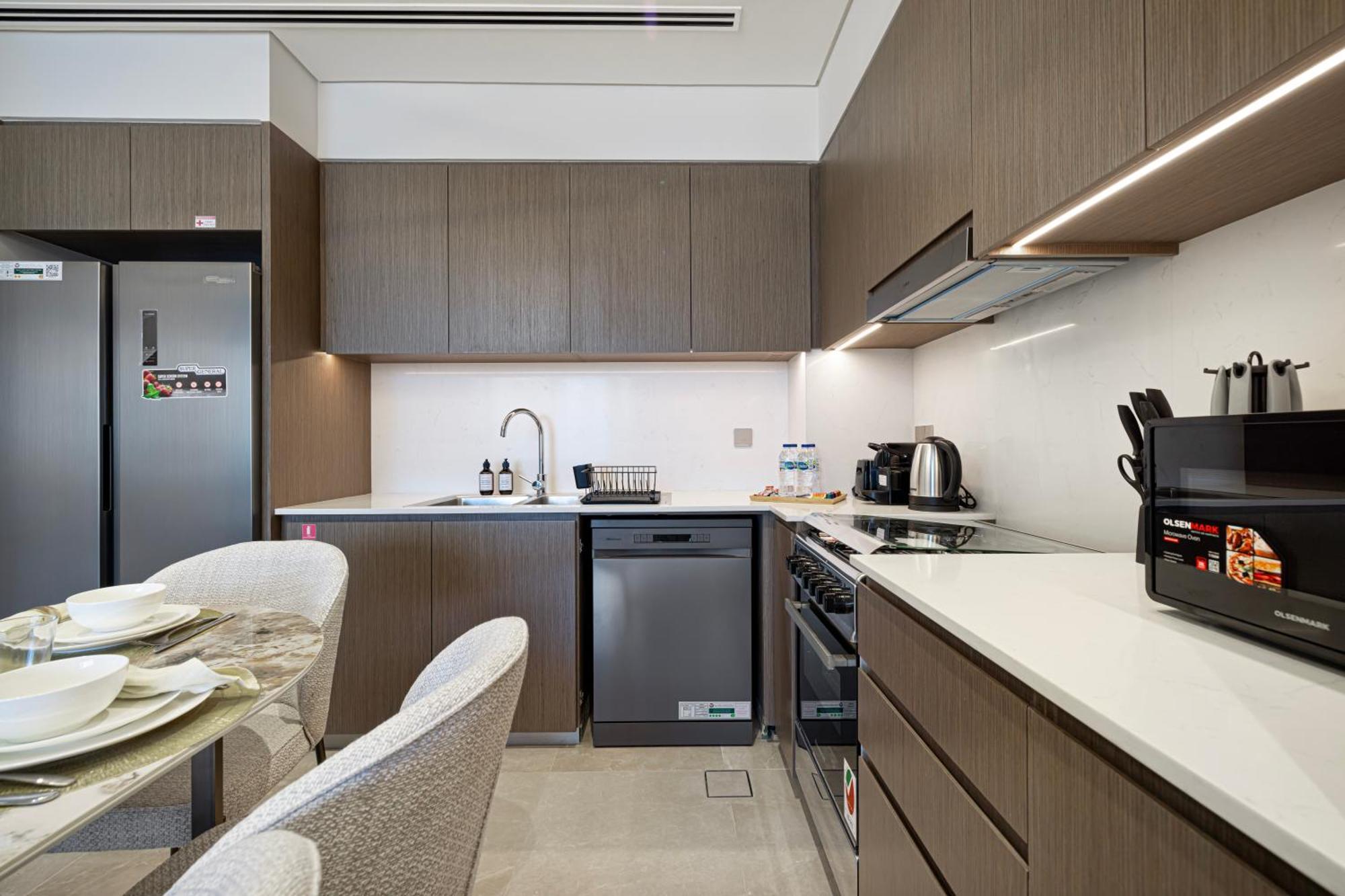 Apartment 2br Burj & Fountain View 5 Mins To Mall